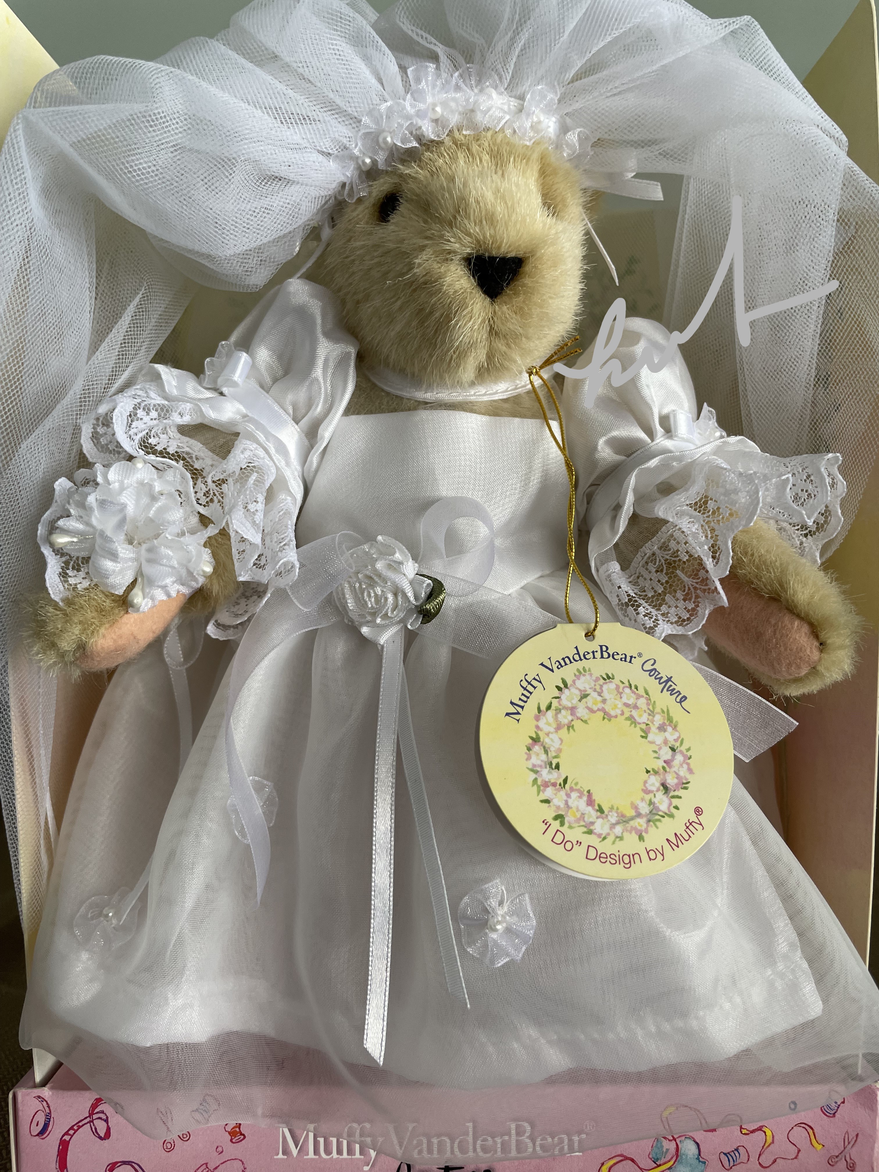 Muffy "I DO"