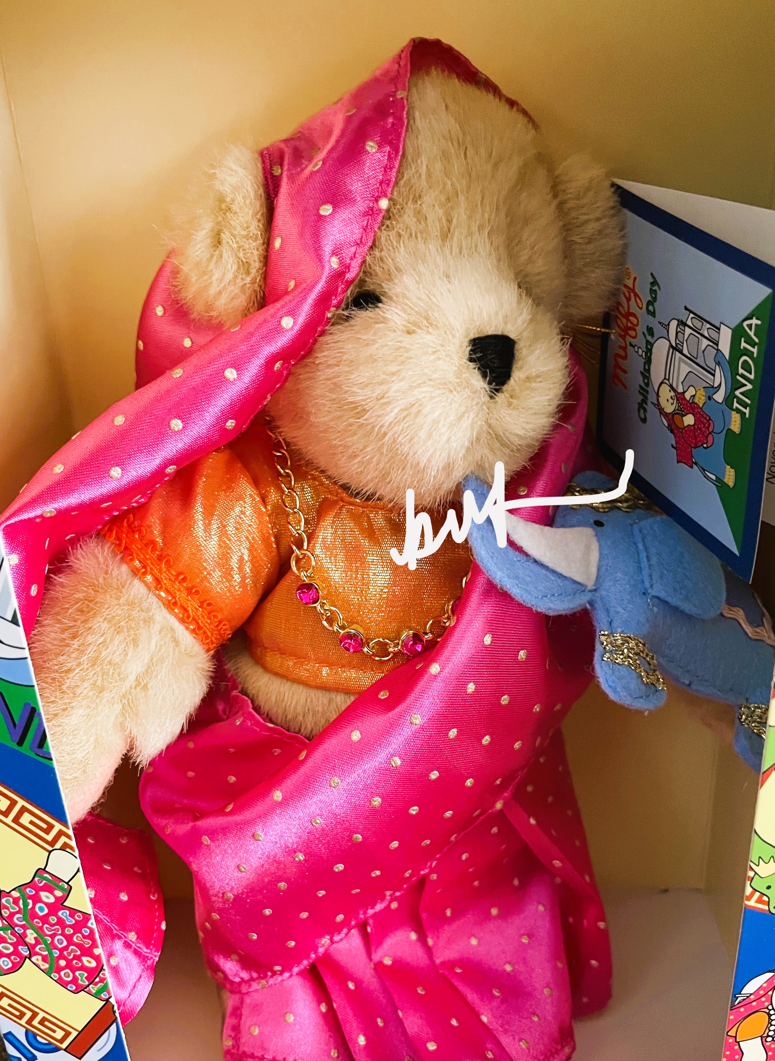 Muffy Celebrates Around the World - INDIA