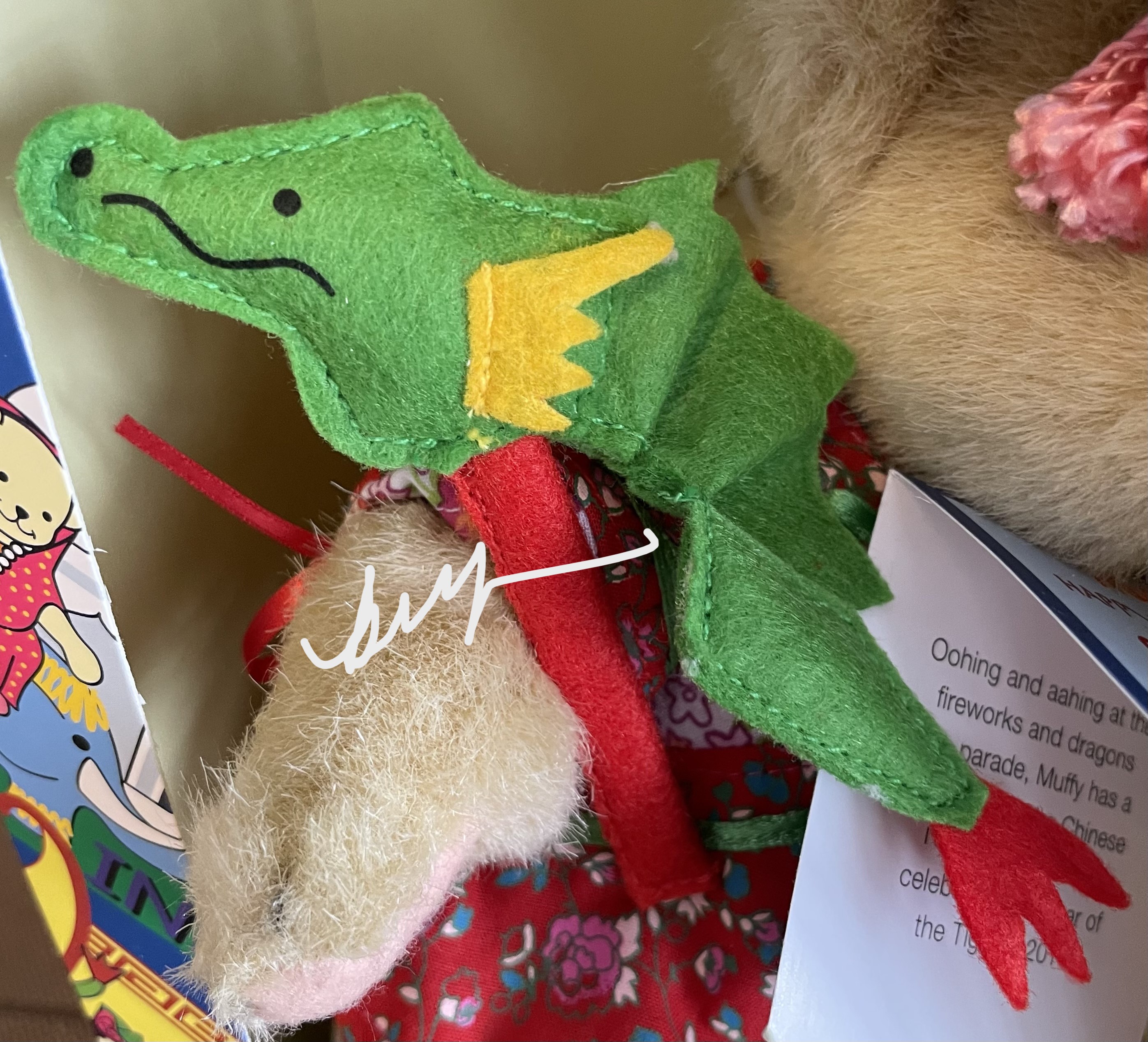 Muffy Celebrates Around the World - CHINA