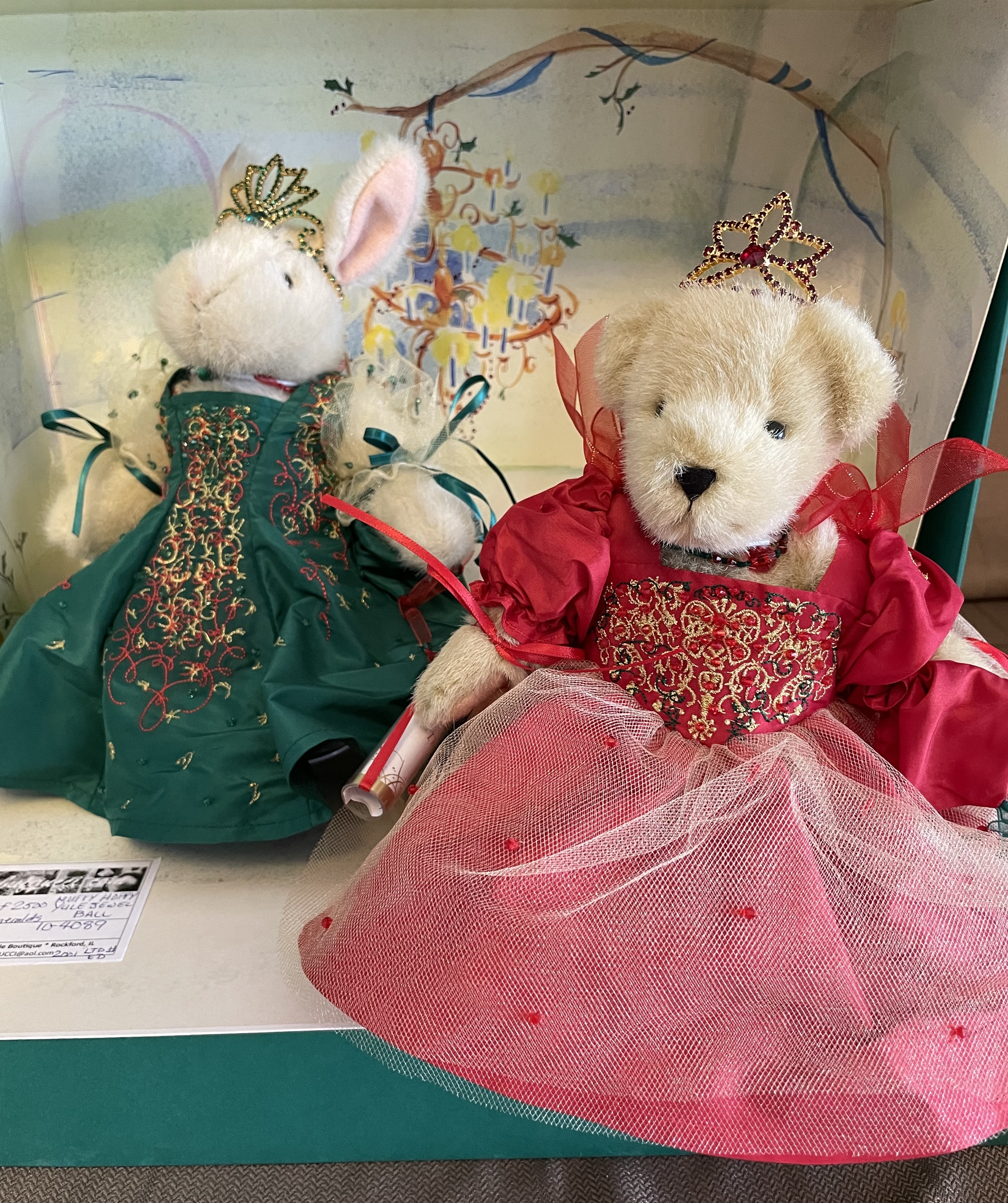 YULE JEWEL BALL: Rubies and Emeralds MUFFY & HOPPY SET