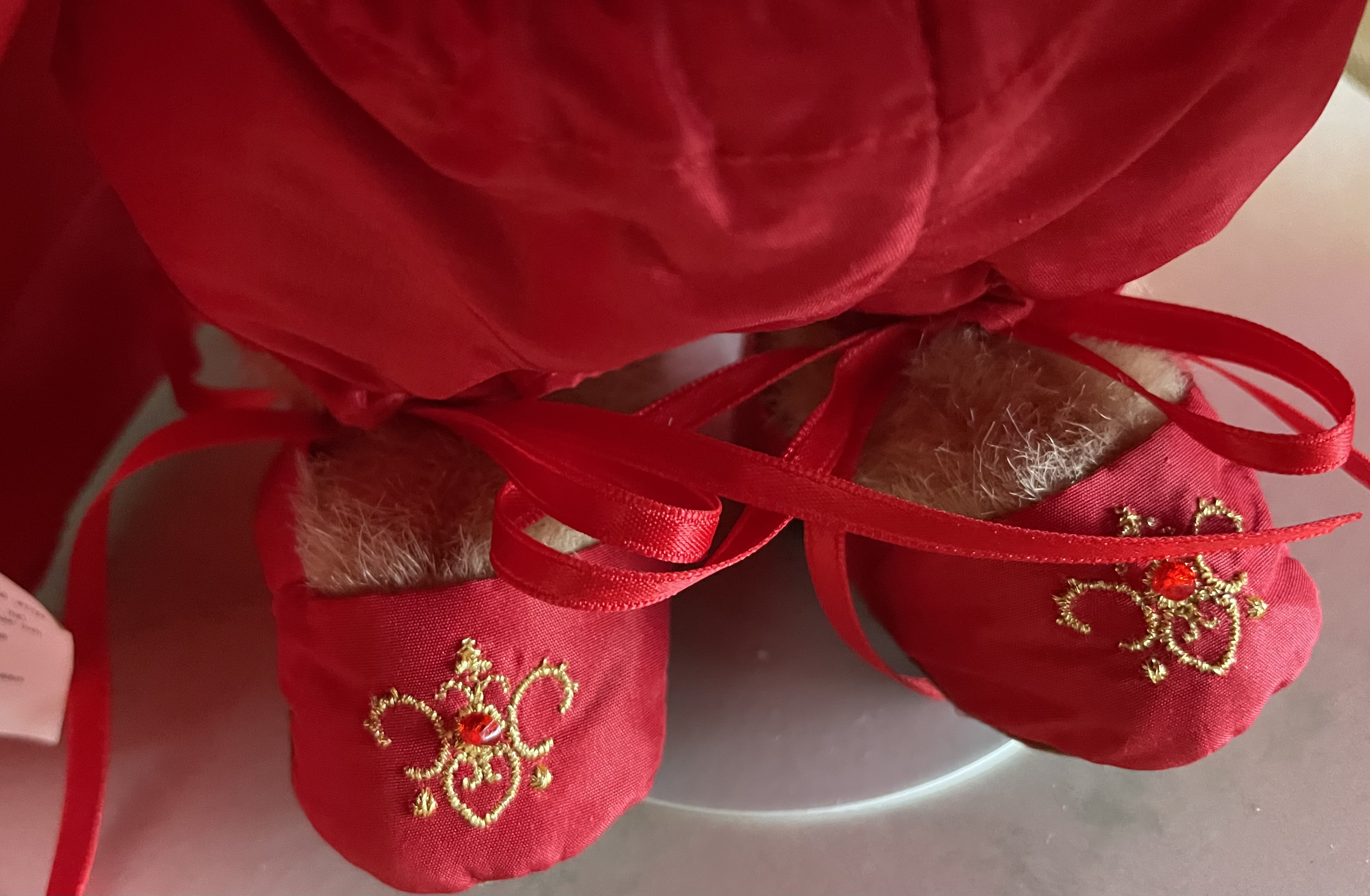 YULE JEWEL BALL: Rubies and Emeralds MUFFY & HOPPY SET