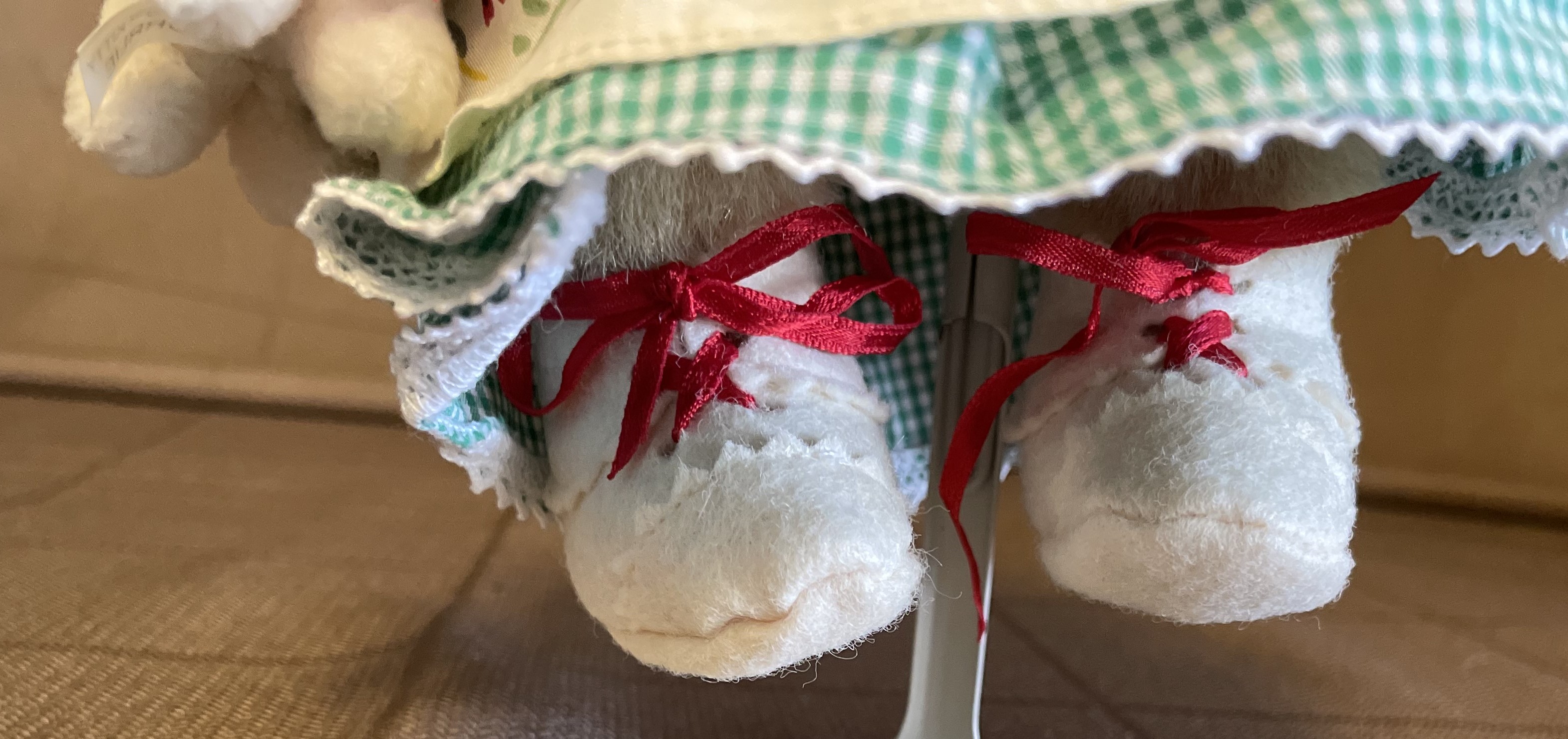 NEW ENGLAND COUNTRY CHRISTMAS - MUFFY VANDERBEAR +BABY PURRLIE