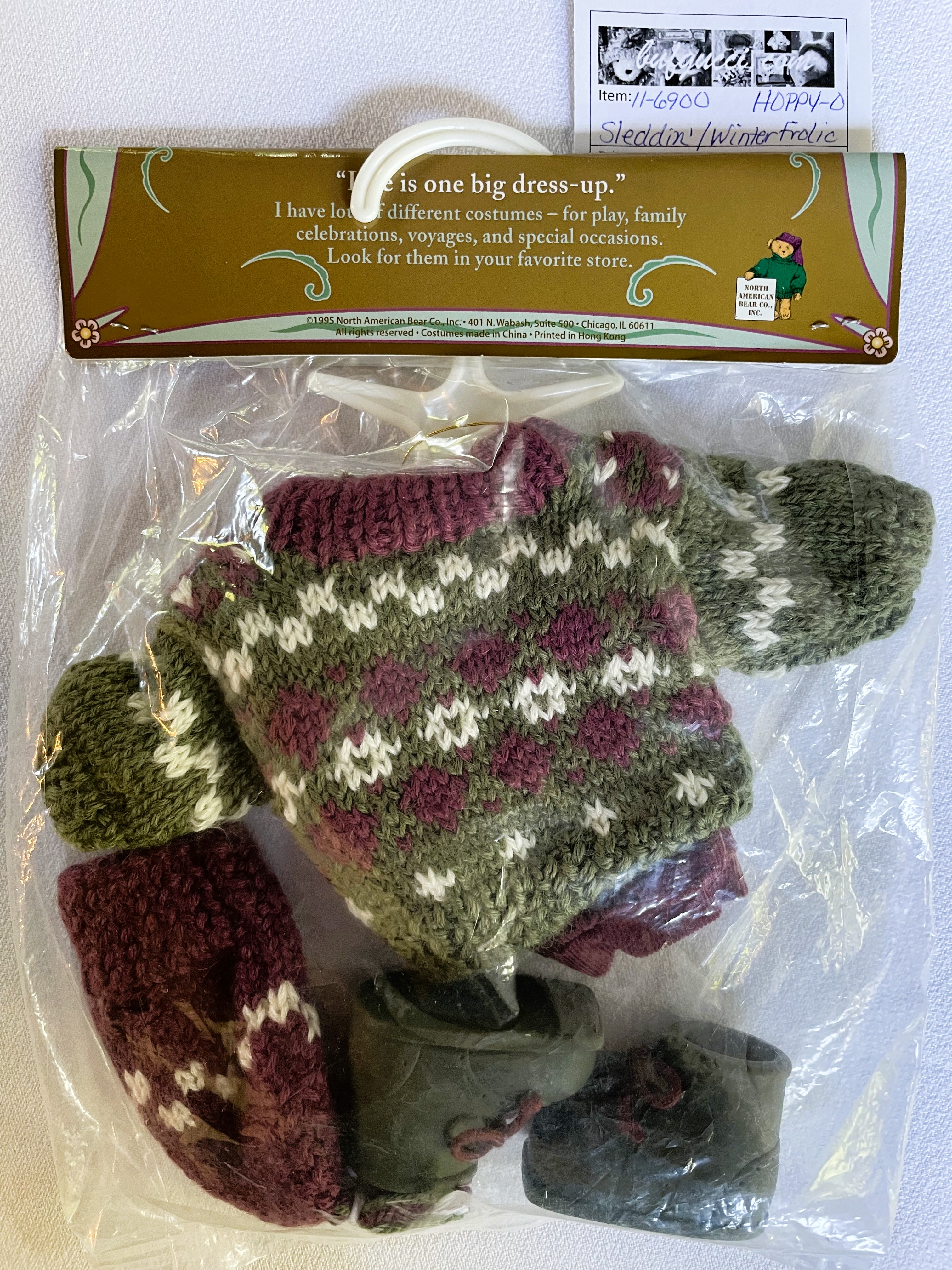 Sleddin' and Skidaddlin': A WINTER FROLIC - HOPPY Outfit