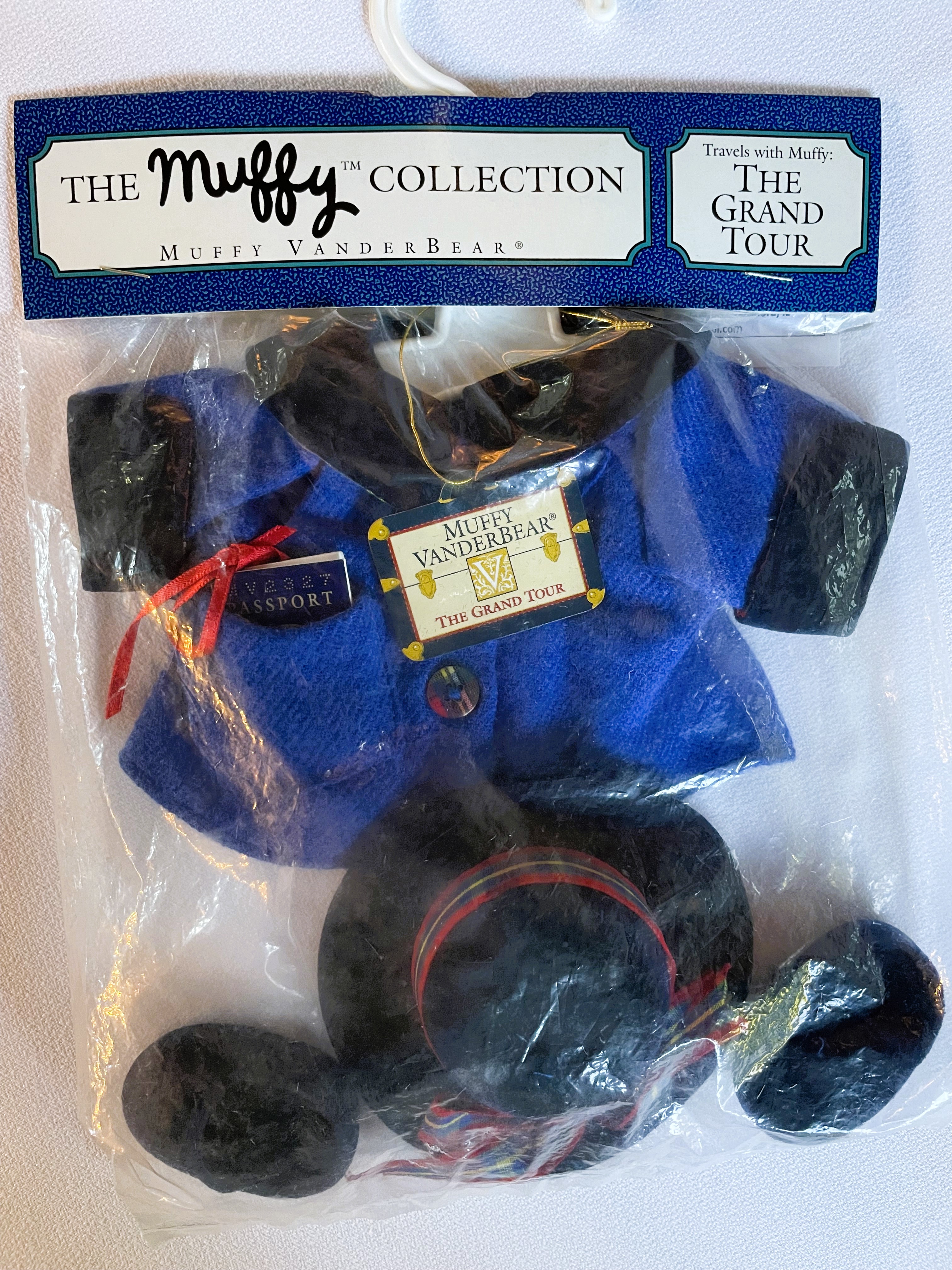 Travels with Muffy: THE GRAND TOUR - MUFFY Outfit