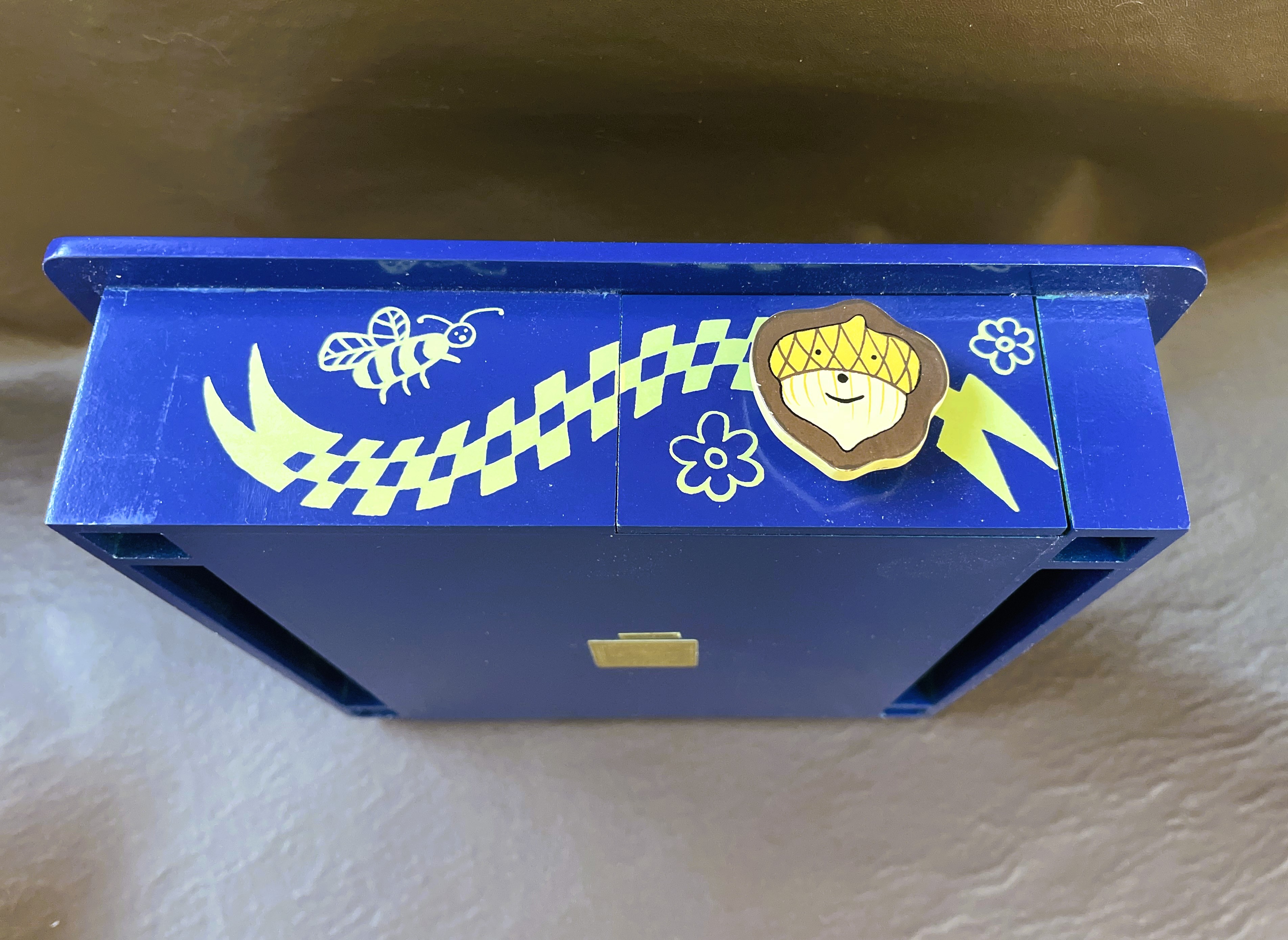 Check Mates Muffy & Hoppy CHESS TABLE
