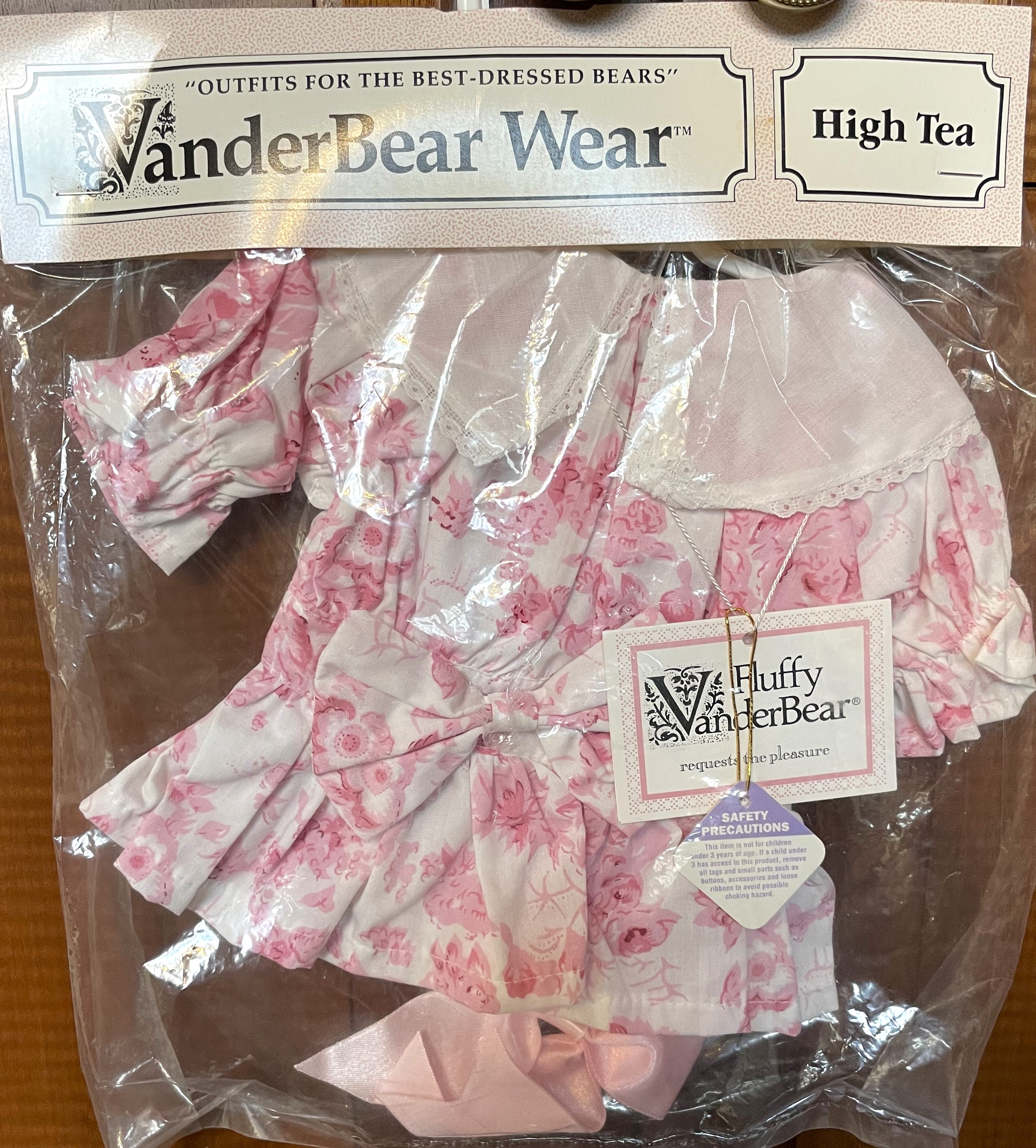 (The) High Tea Collection FLUFFY VanderBear Outfit