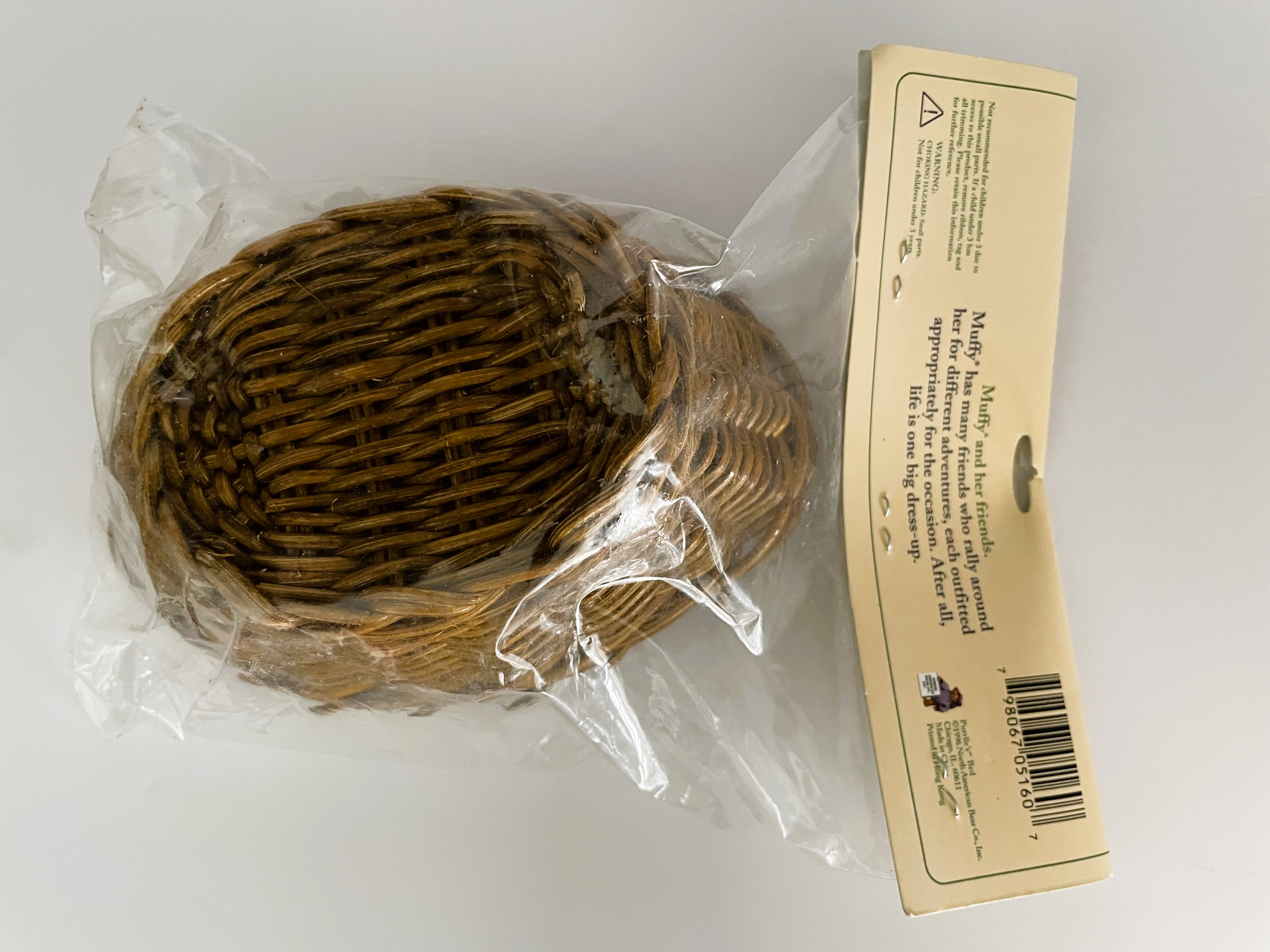 A to Z by M. V.deB.: The Reading Collection Purrlie's BASKET & CUSHION Bed