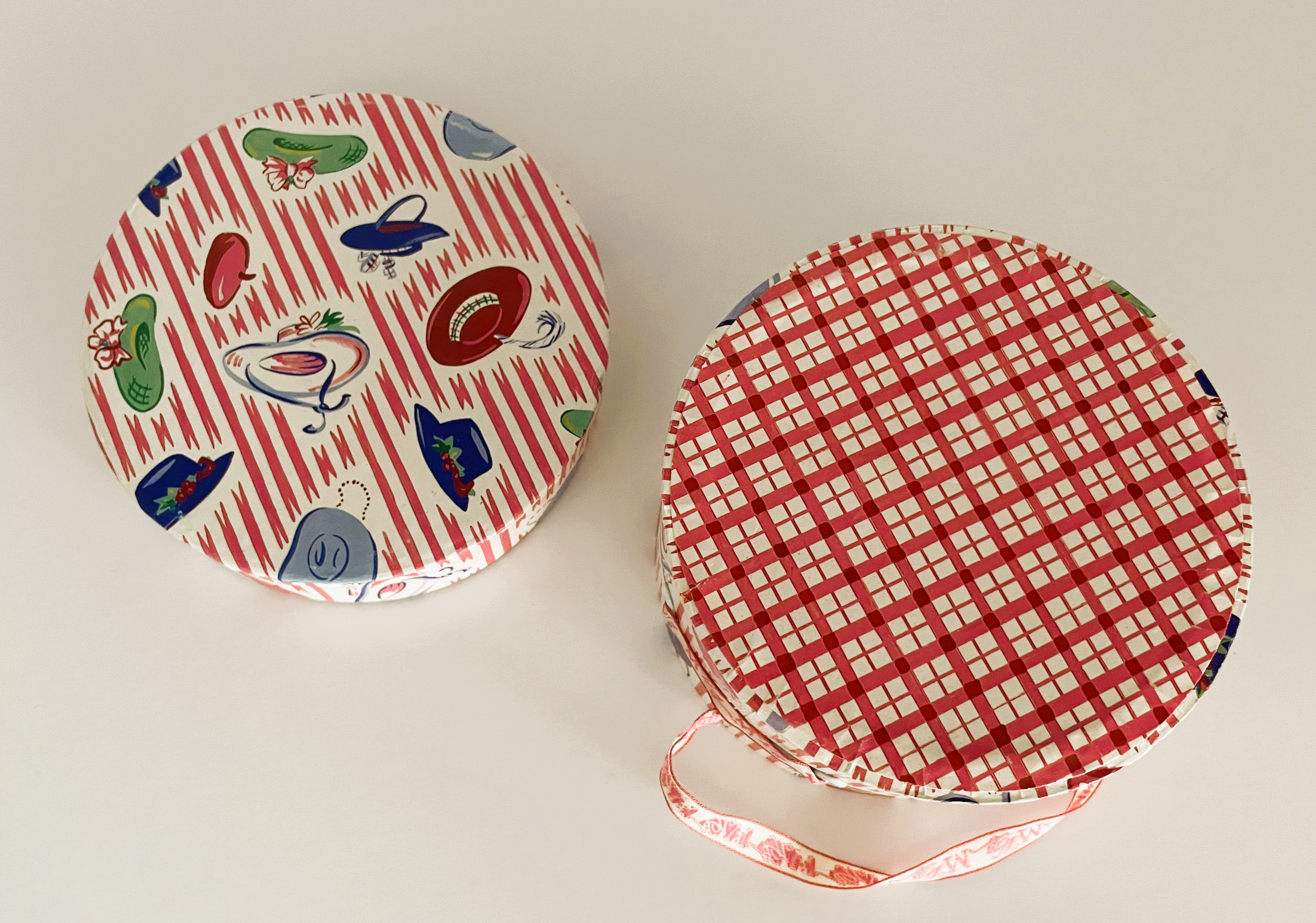 New Armoire Accessories (1994) - Small HAT BOX (single box)