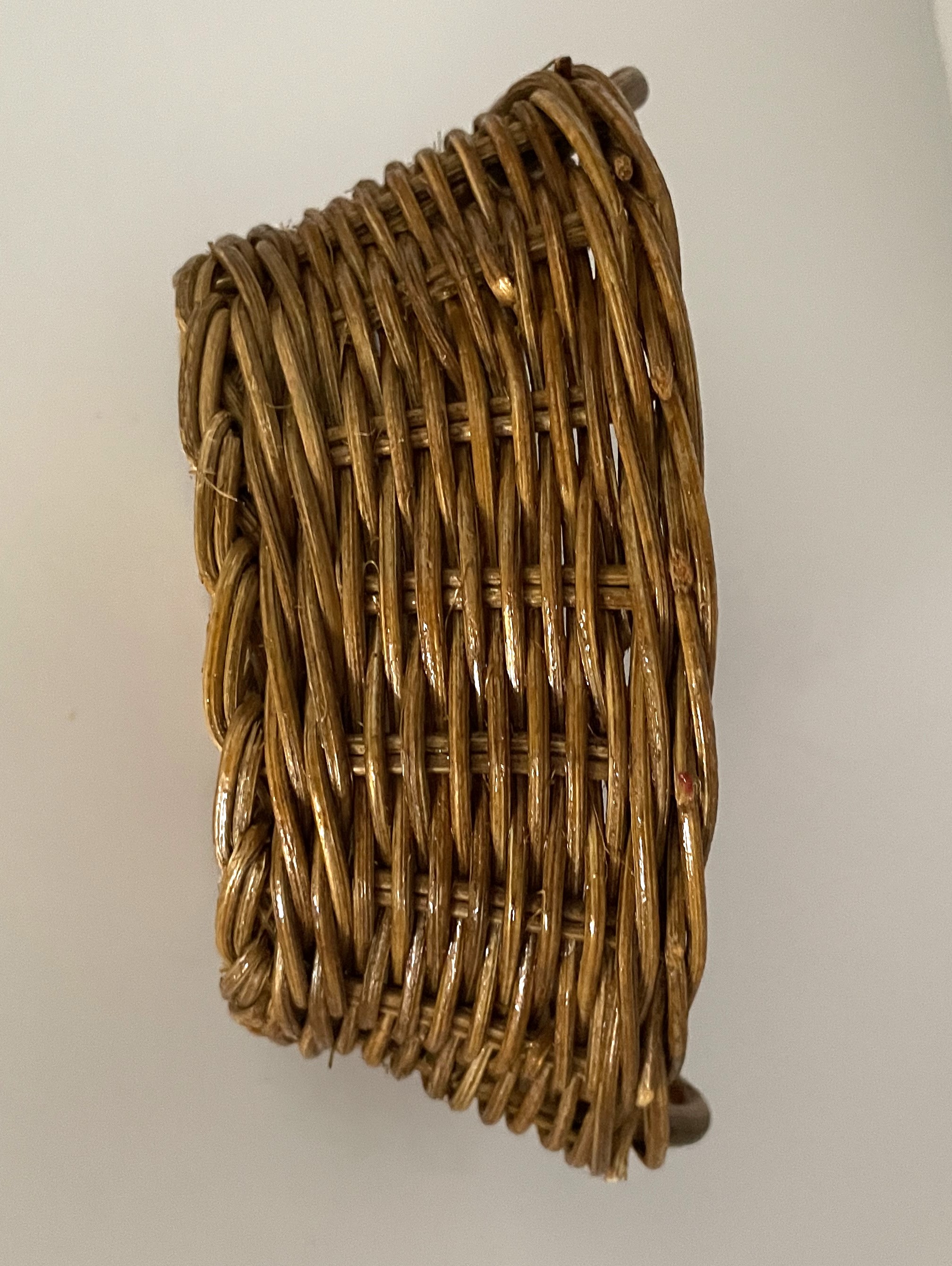 A to Z by M. V.deB.: The Reading Collection Purrlie's BASKET & CUSHION Bed