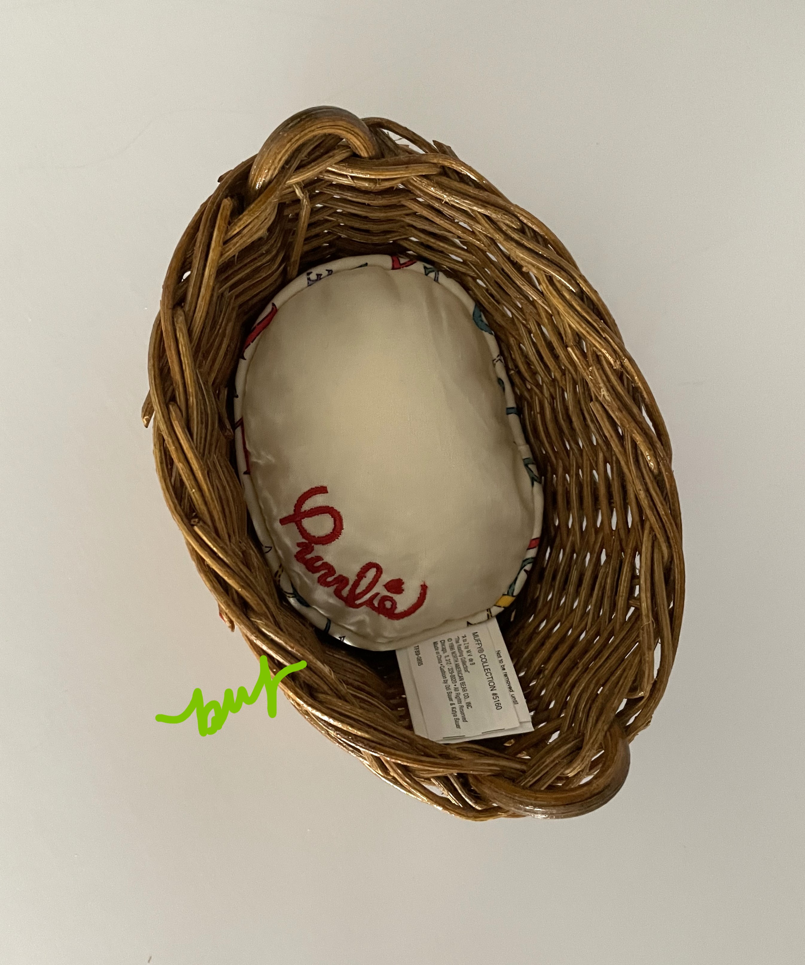 A to Z by M. V.deB.: The Reading Collection Purrlie's BASKET & CUSHION Bed