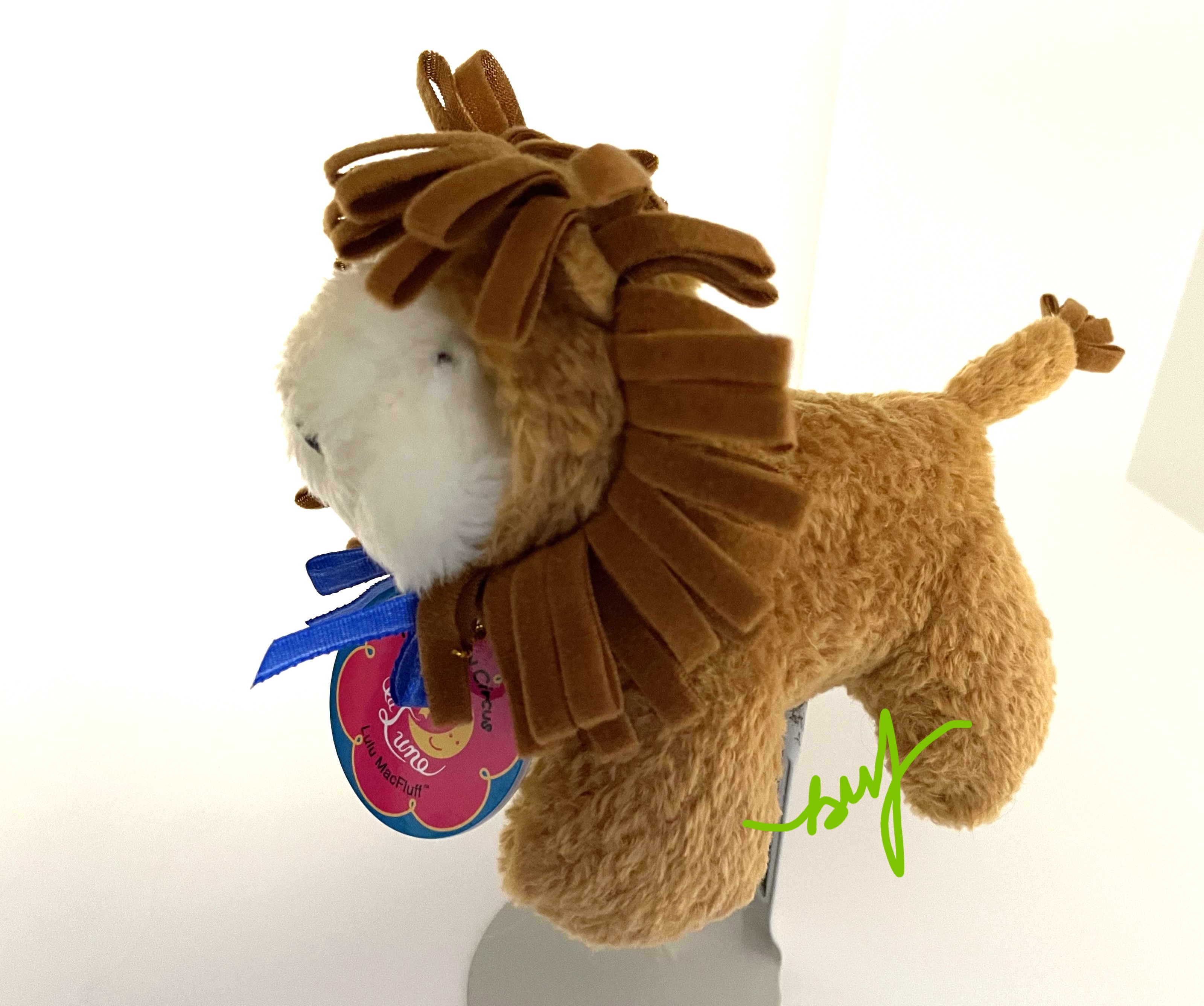 (The) Looney Circus: Cirque de la Lune Factory-dressed LULU MacFluff