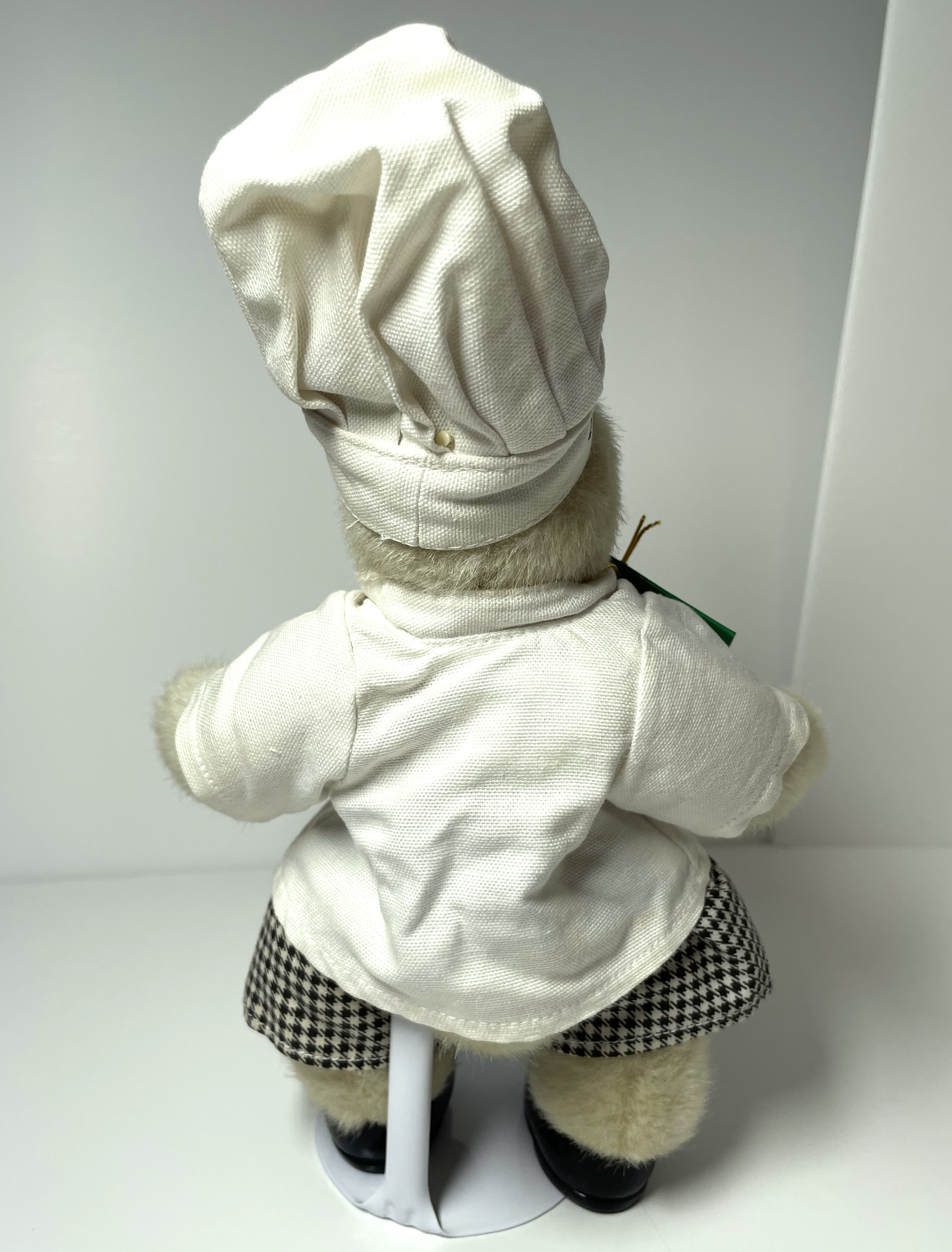 Paris Bistrot: Le Lapin Rotund "ZE GRAND CHEF" Factory-dressed HOPPY VanderHare