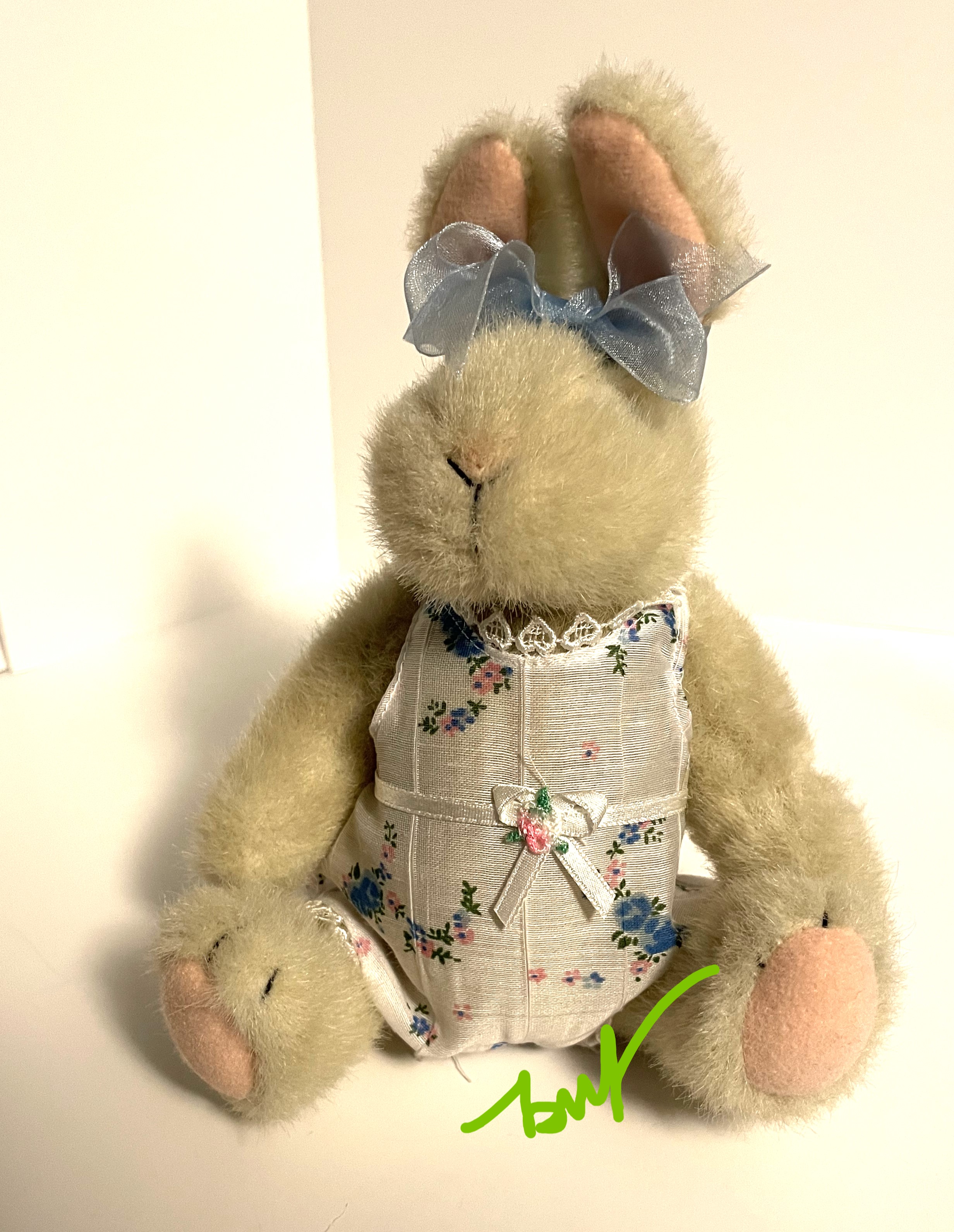 HOPPY VanderHare + UNDERTHINGS Chemise