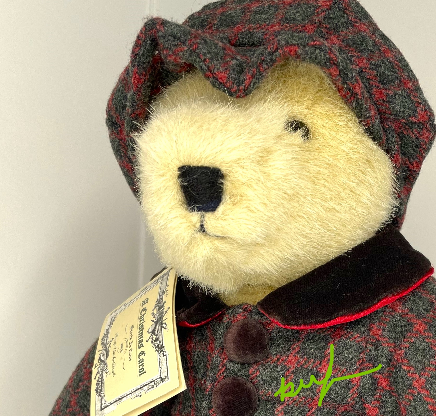 (A) Christmas Carol: Bearly In Tune - Factory-dressed FUZZY VanderBear