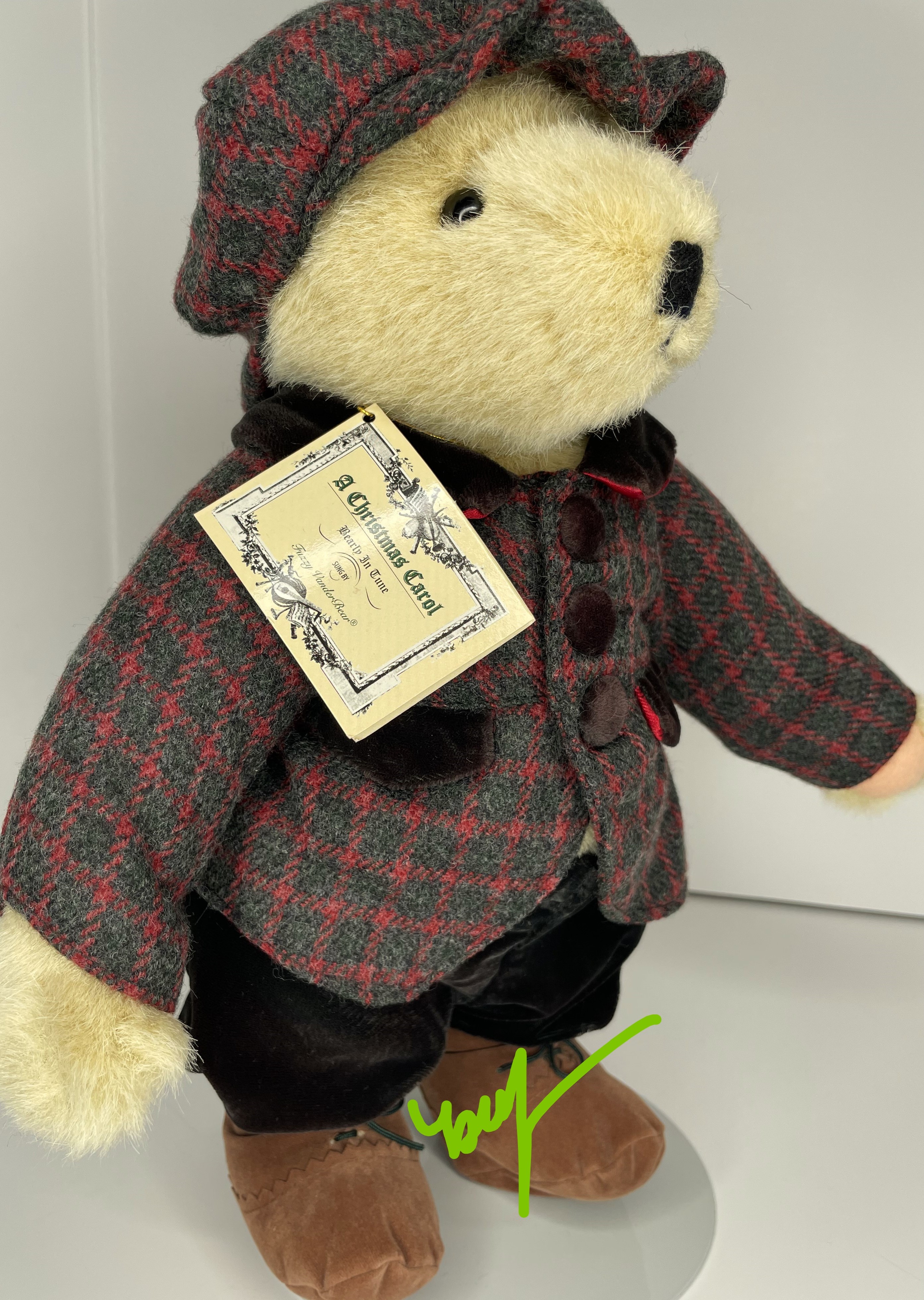 (A) Christmas Carol: Bearly In Tune - Factory-dressed FUZZY VanderBear