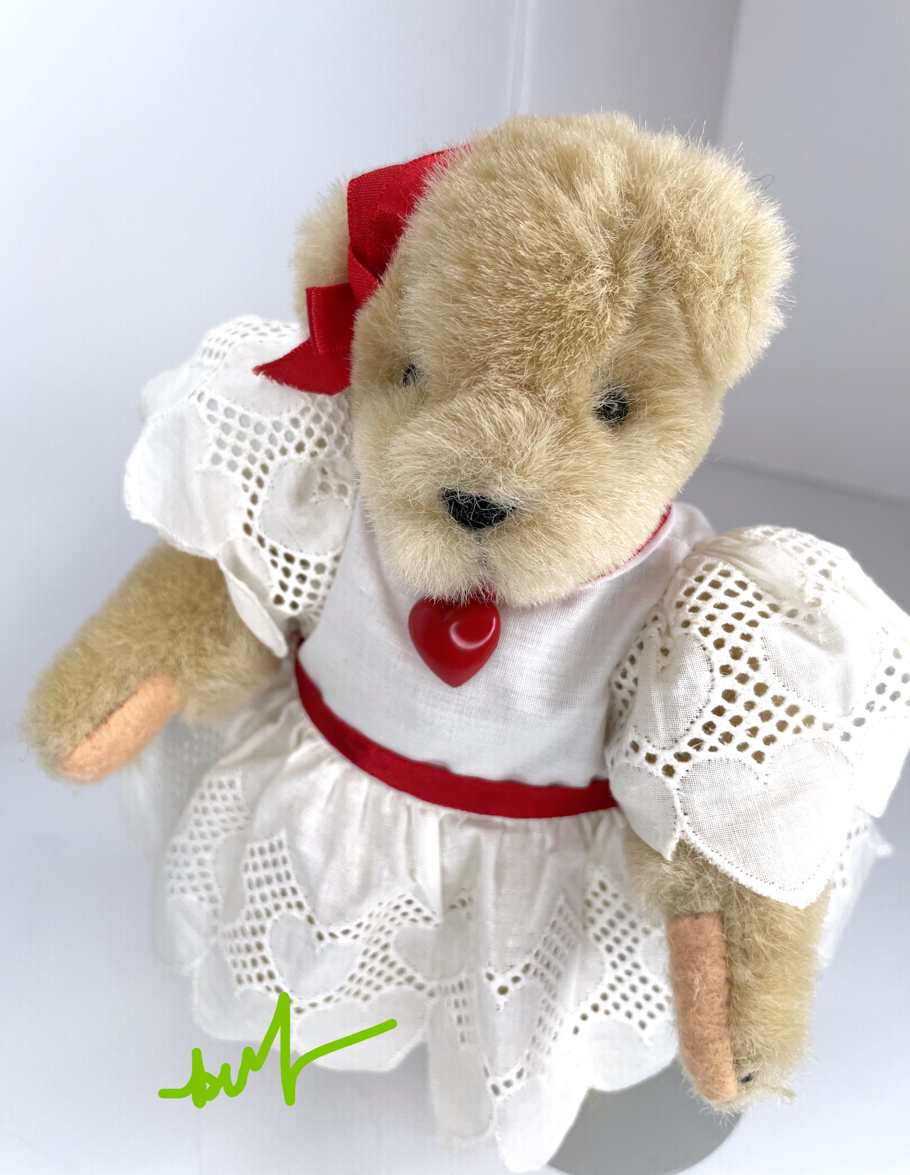 Muffy VALENTINE I - Factory-dressed MUFFY Bear
