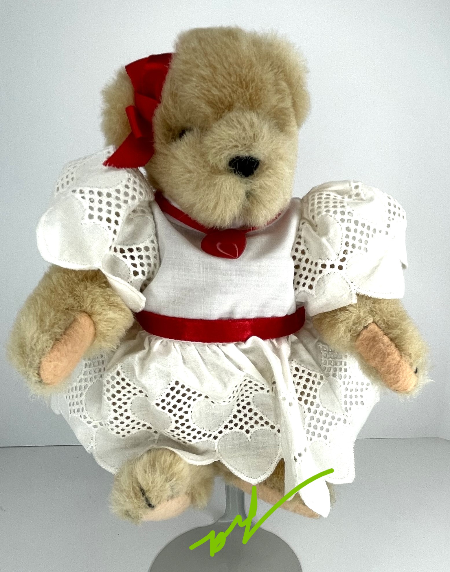 Muffy VALENTINE I - Factory-dressed MUFFY Bear
