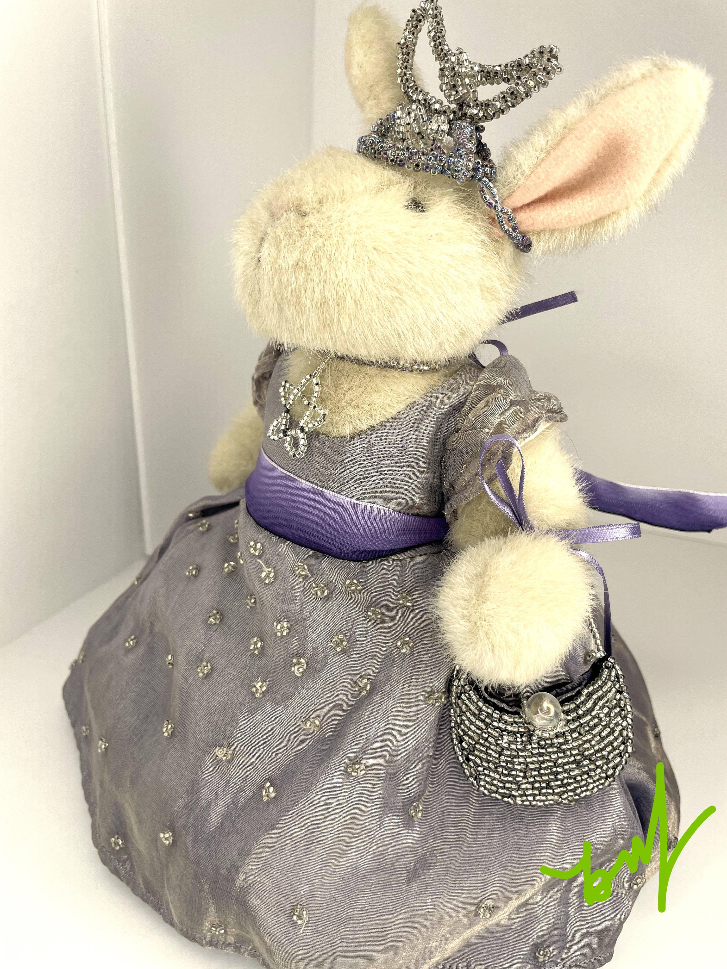 (The) Millennium Collection: From Dusk to Dawn - Factory-dressed HOPPY VanderHare