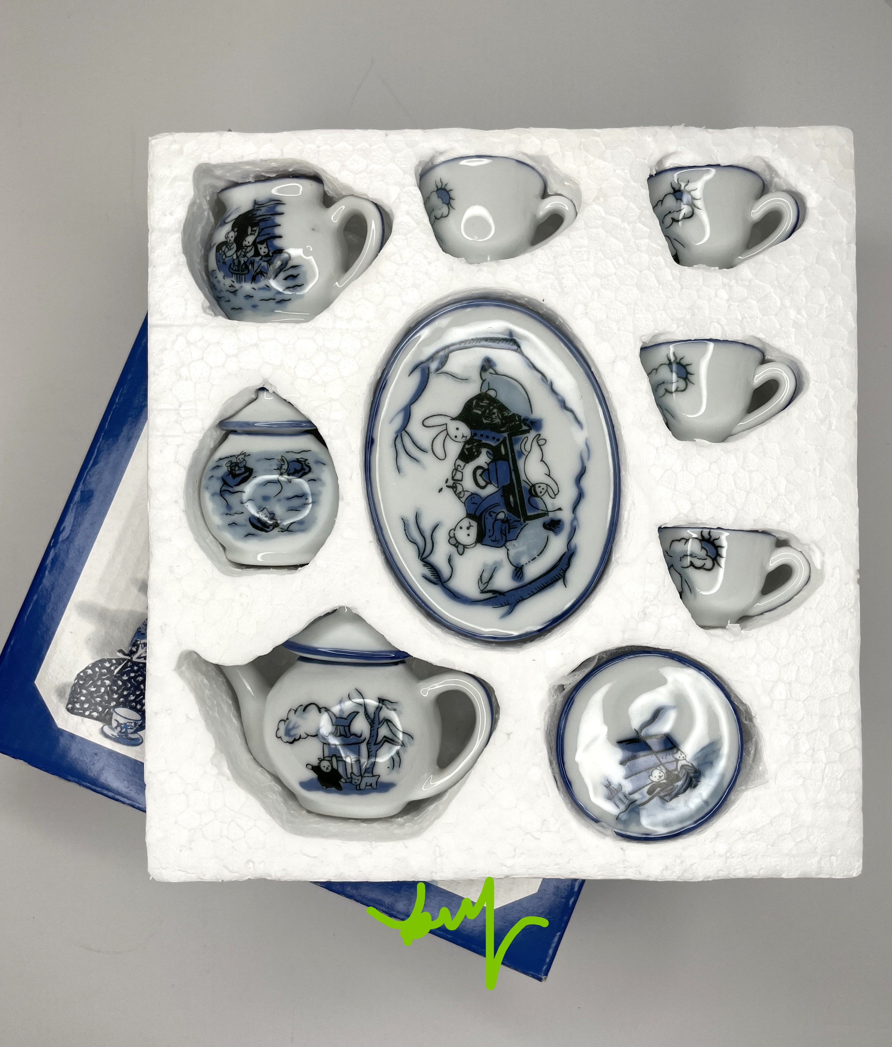 (The) Blue Pagoda: All The Tea in China Muffy's TEA SET
