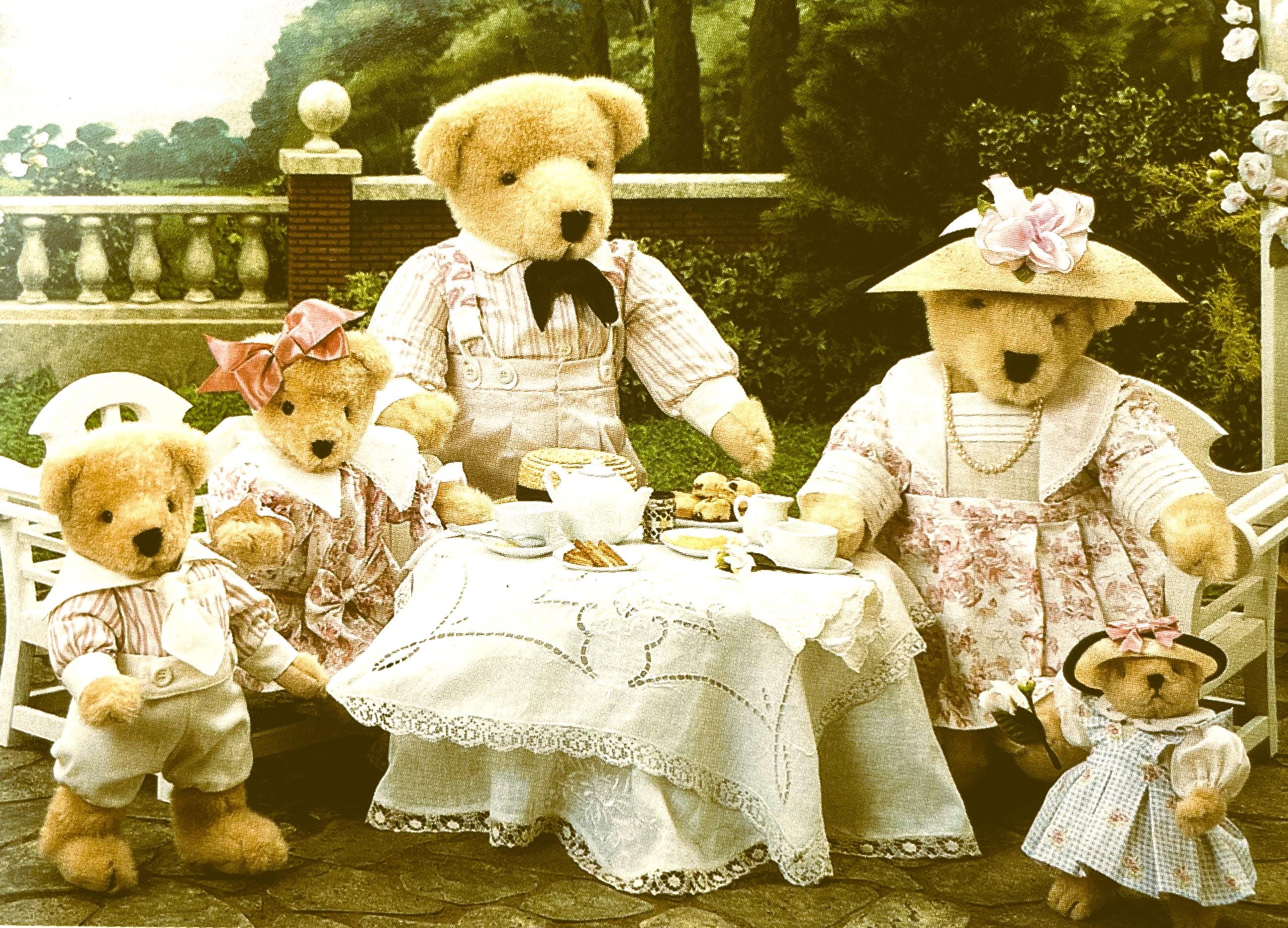 (The) High Tea Collection MUFFY Outfit