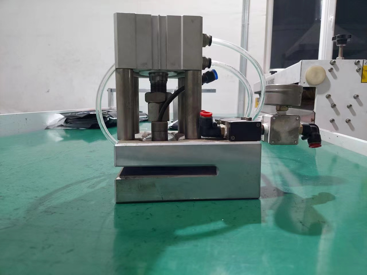 Plastic machine Punching