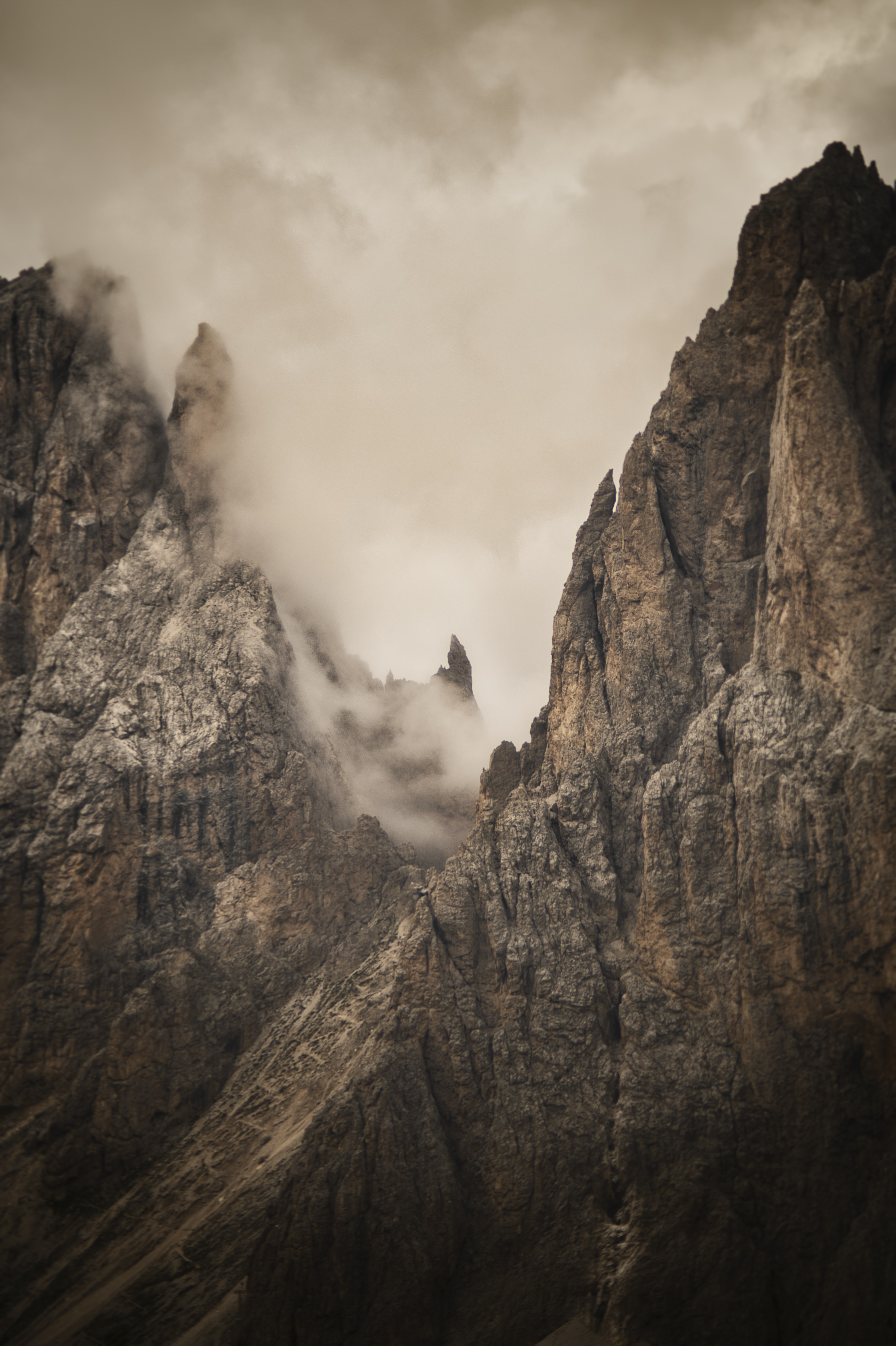 Roches et Brume
