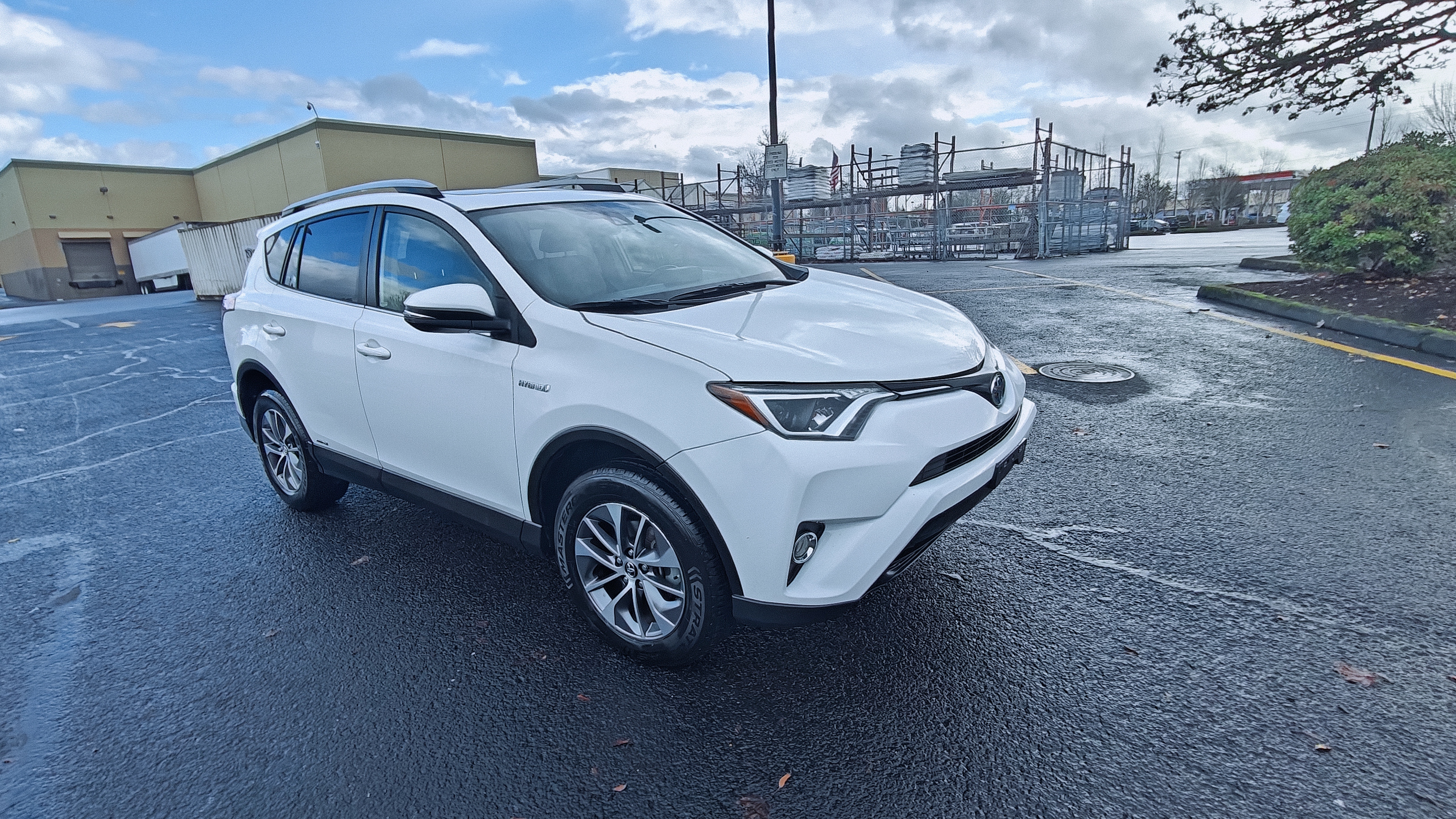 2017 Toyota RAV4 XLE AWD Hybrid 