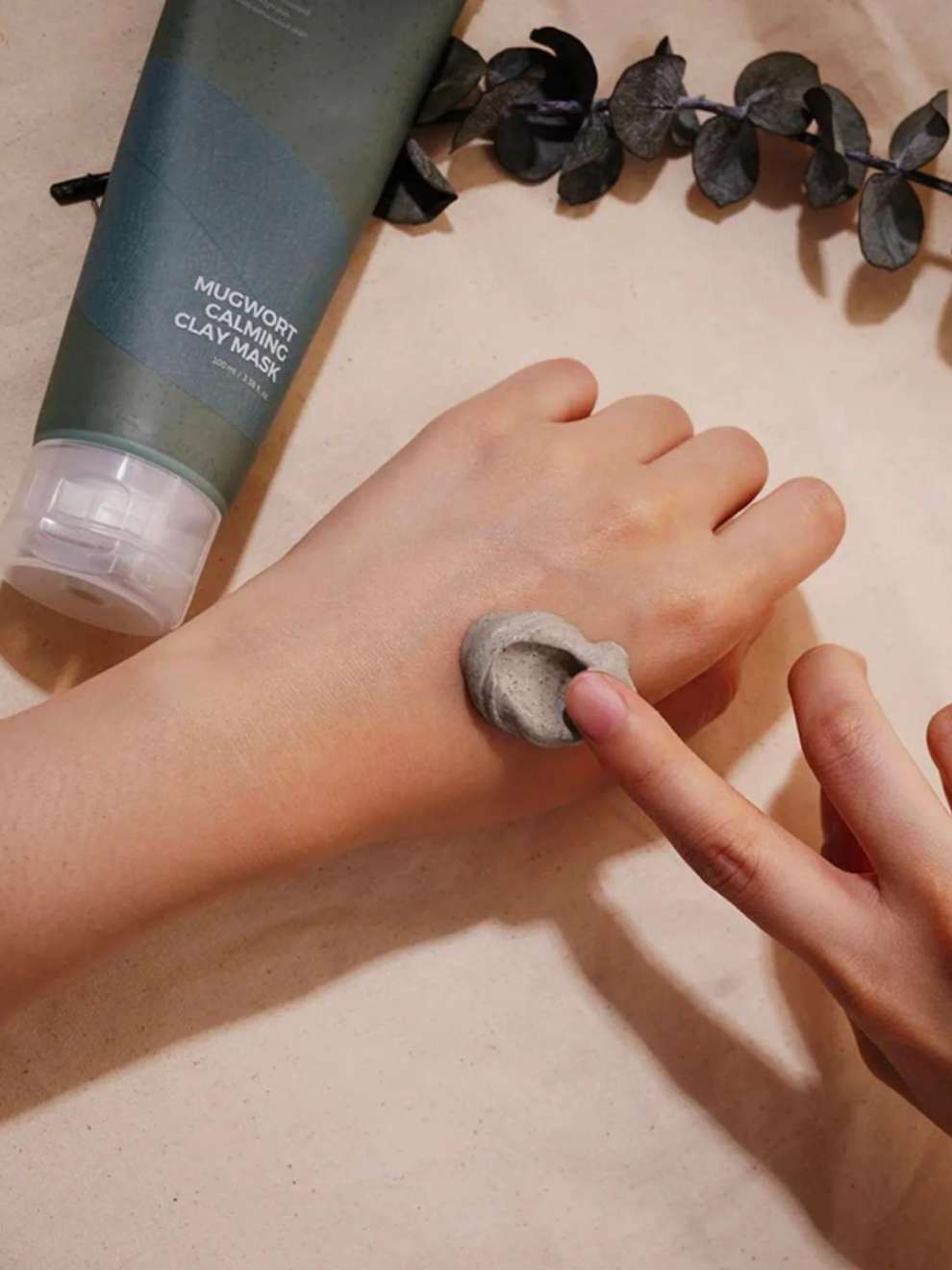 isntree mugwort clay mask