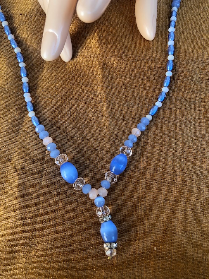 COLLIER BRACELET BOUCLE D'OREILLE BLEU CIEL ET ROSE