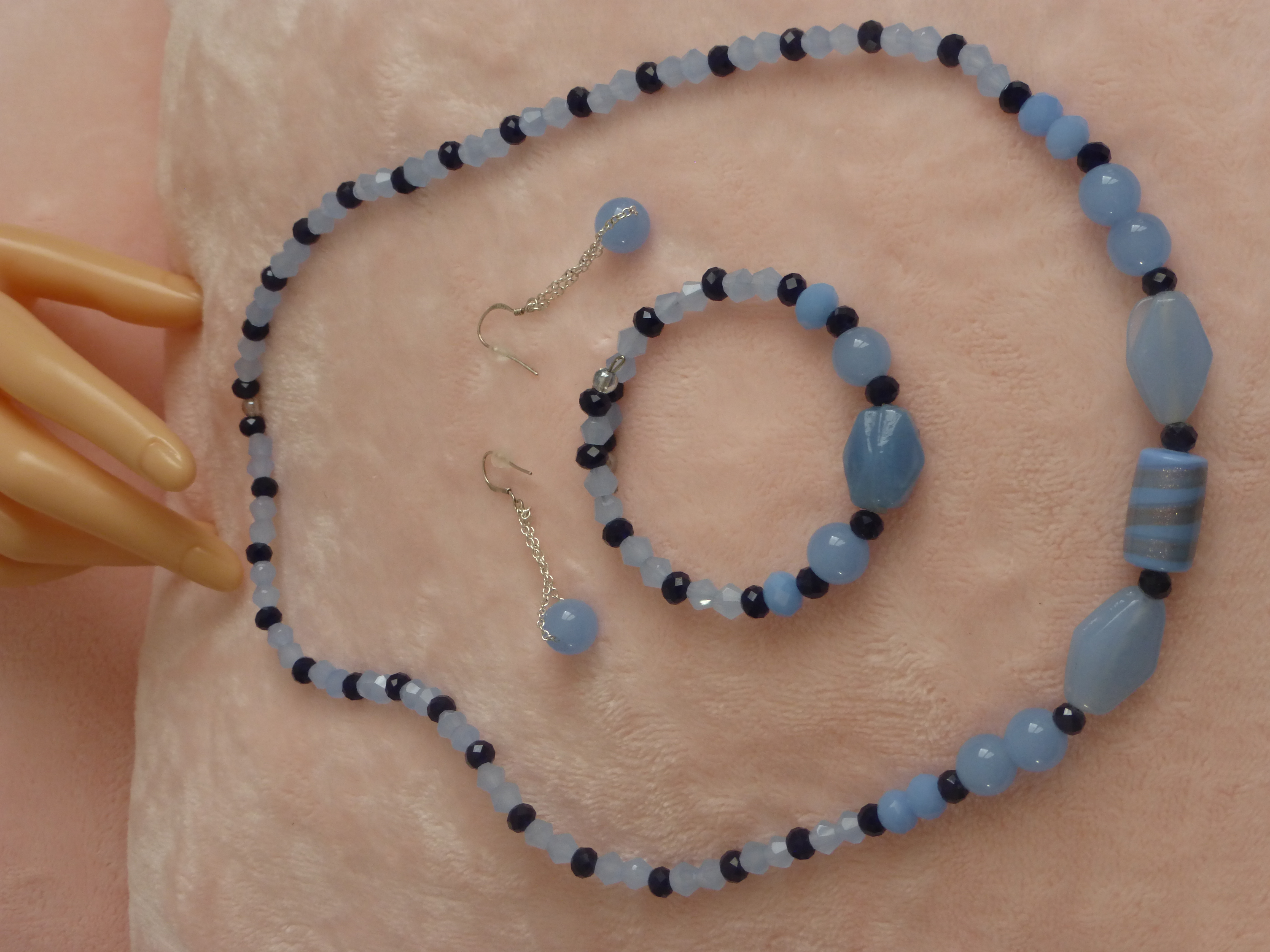 COLLIER BRACELET BOUCLE D'OREILLE BLEU CIEL ET MARINE