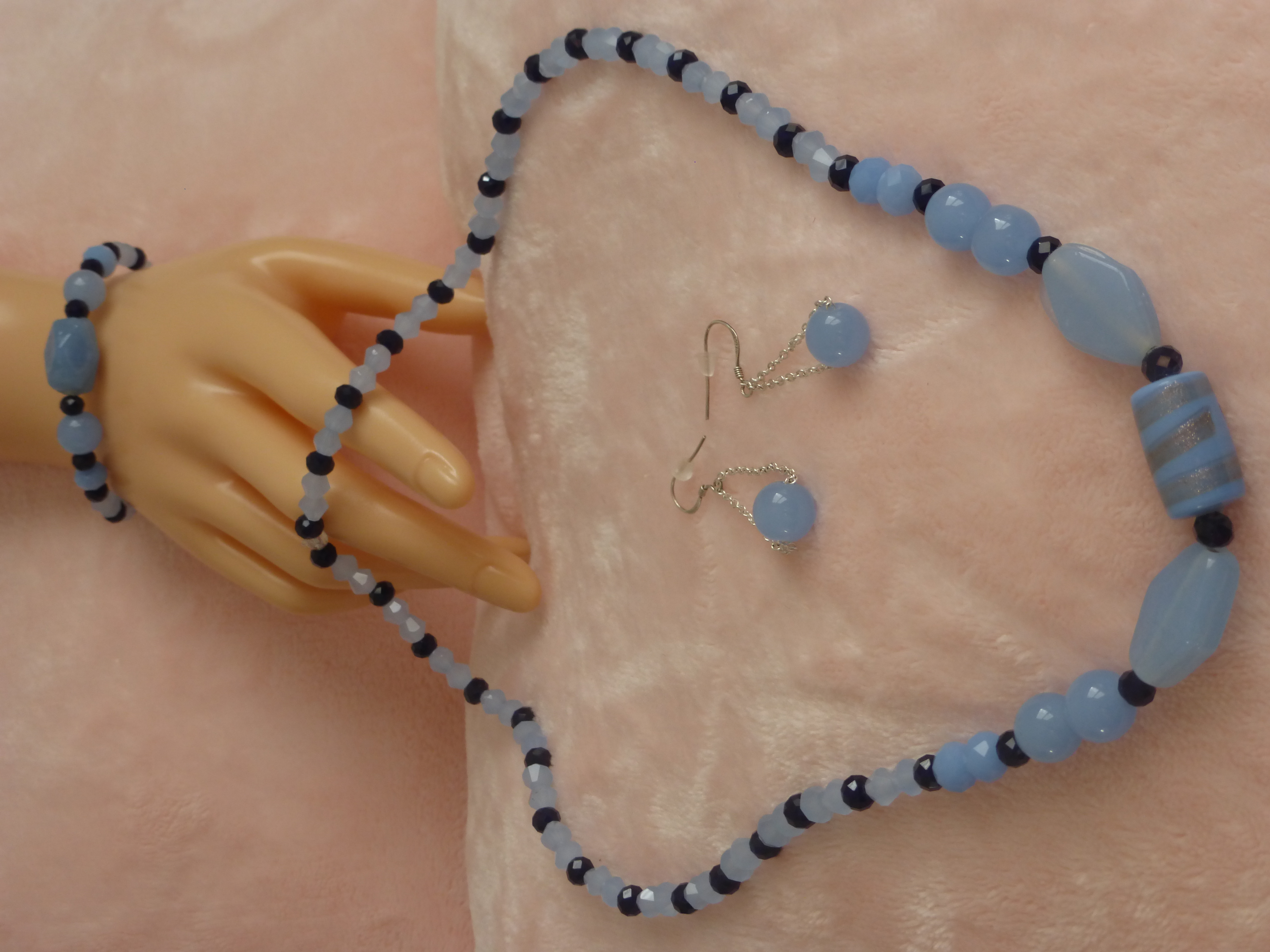 COLLIER BRACELET BOUCLE D'OREILLE BLEU CIEL ET MARINE