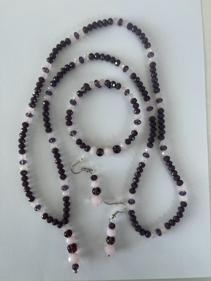 COLLIER BRACELET BOUCLE D'OREILLE VIOLET ET ROSE