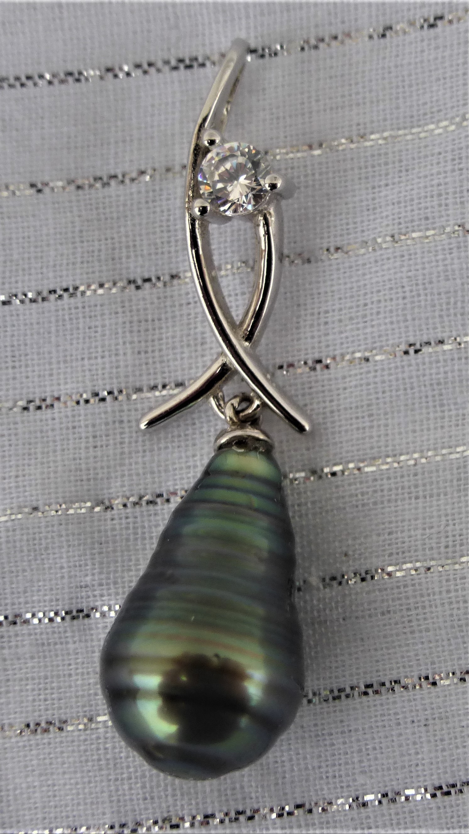 PENDENTIF PERLE DE TAHITI TONS VERTS