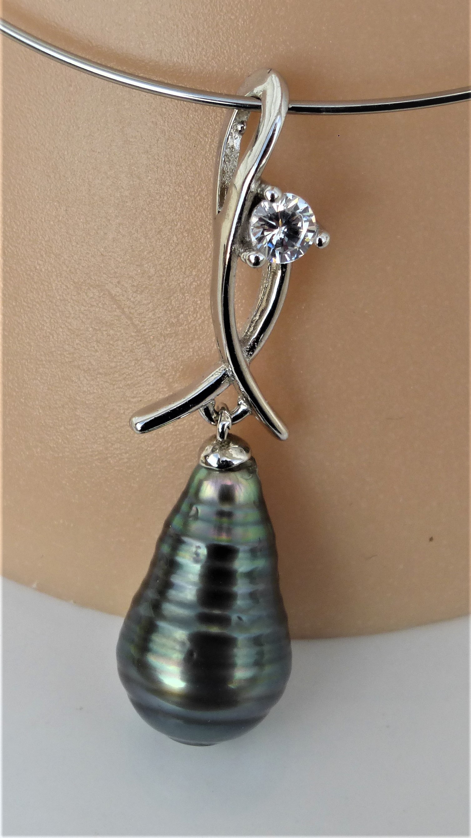 PENDENTIF PERLE DE TAHITI TONS VERTS