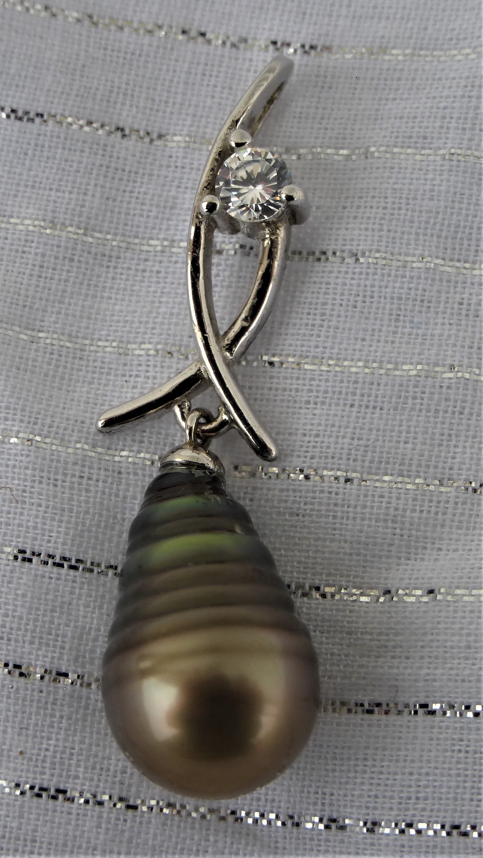 PENDENTIF PERLE DE TAHITI TONS DORÉS