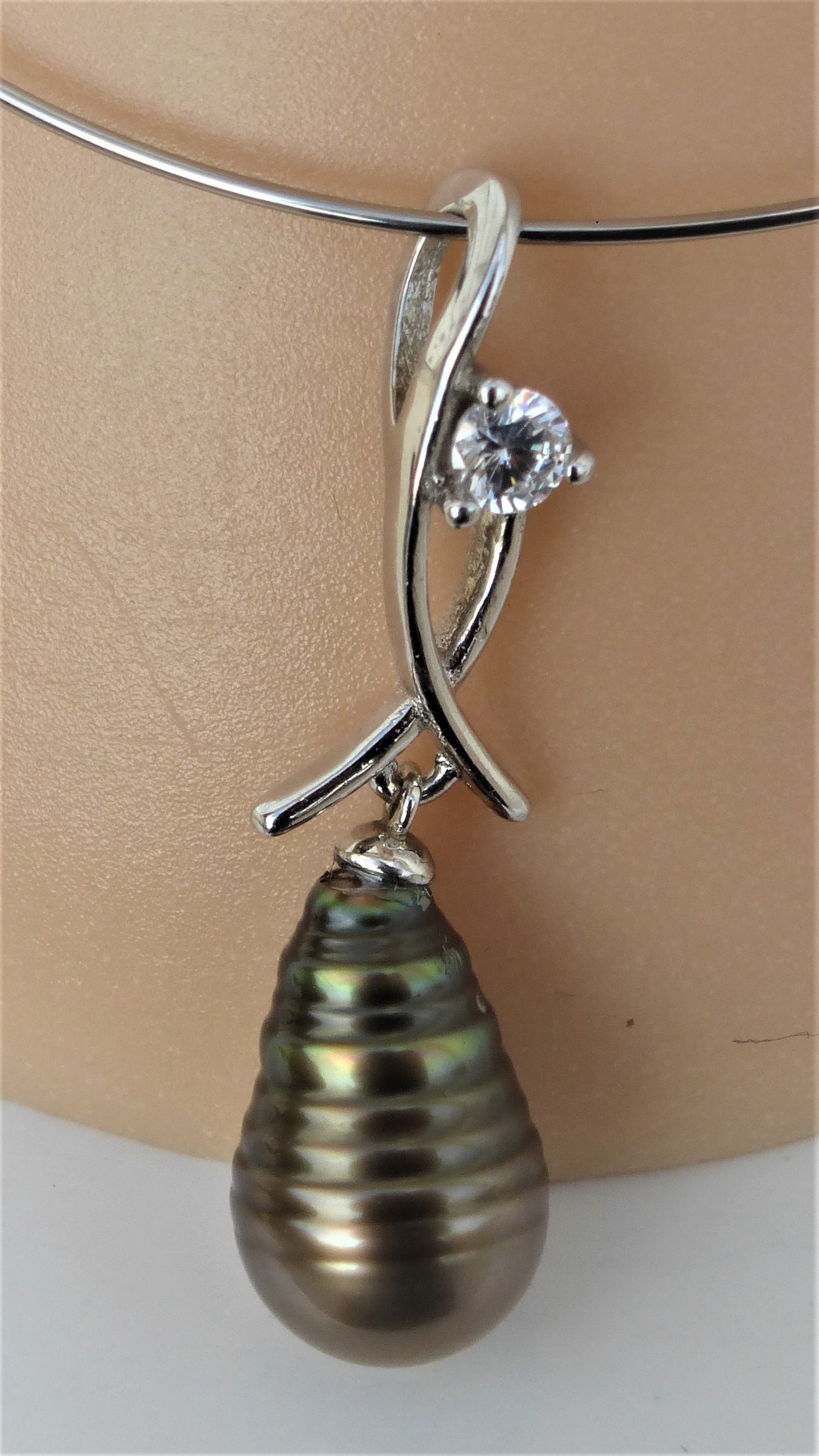 PENDENTIF PERLE DE TAHITI TONS DORÉS