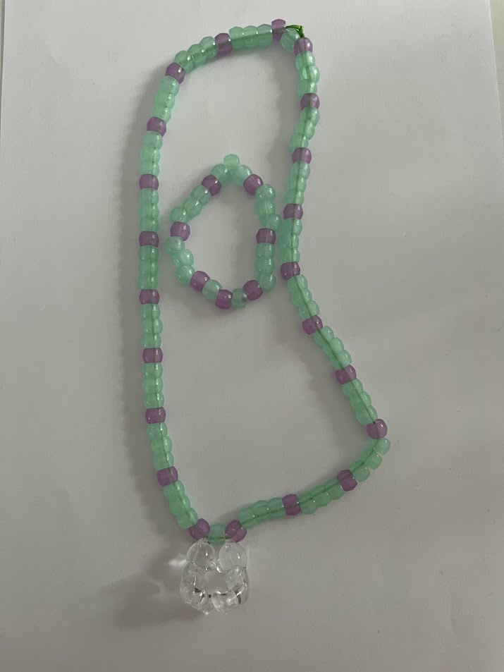 COLLIER FILLETTE PERLES FLUO 2 OURSONS
