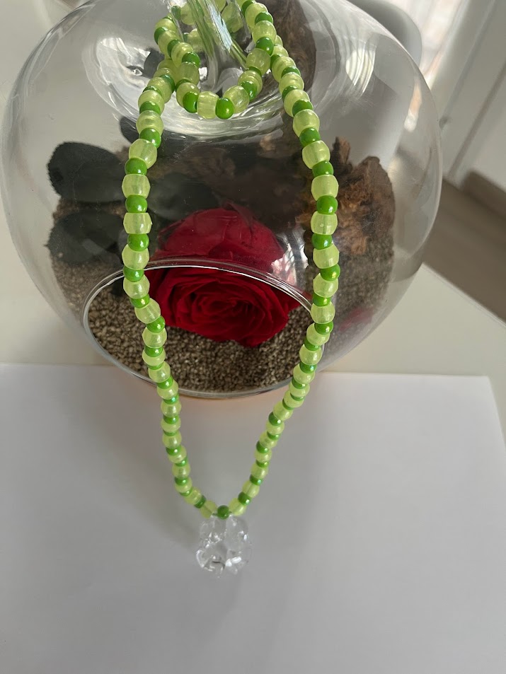 COLLIER FILLETTE PERLES FLUO 2 OURSONS