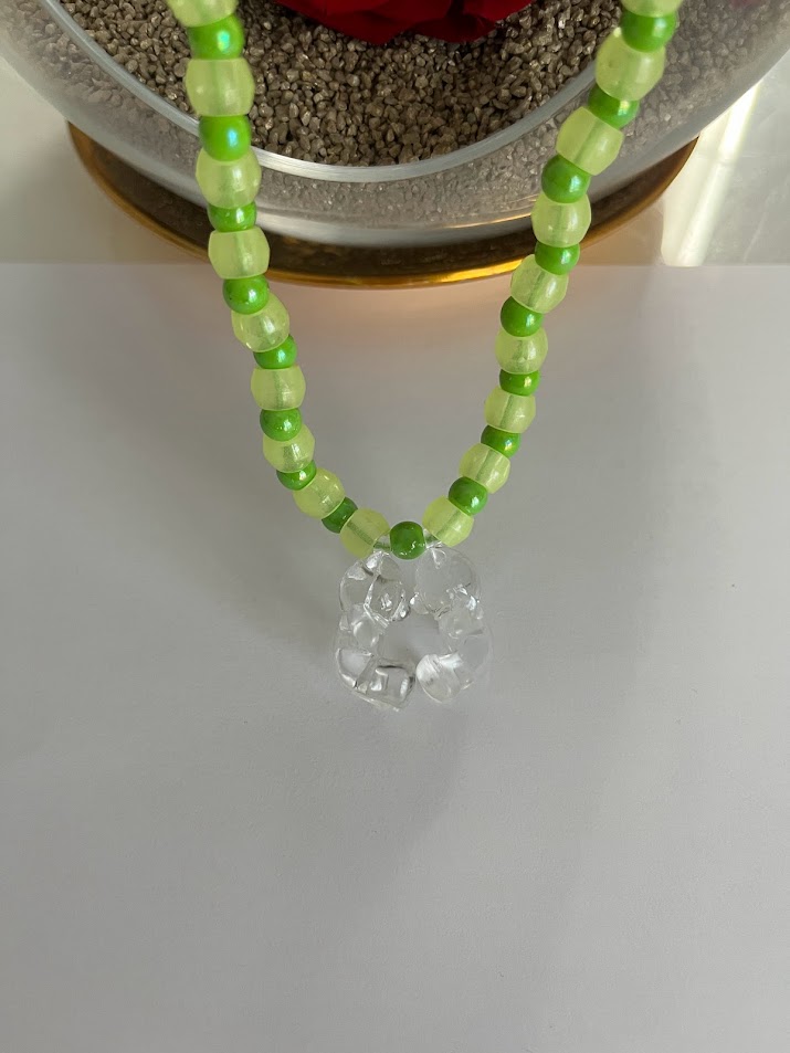 COLLIER FILLETTE PERLES FLUO 2 OURSONS