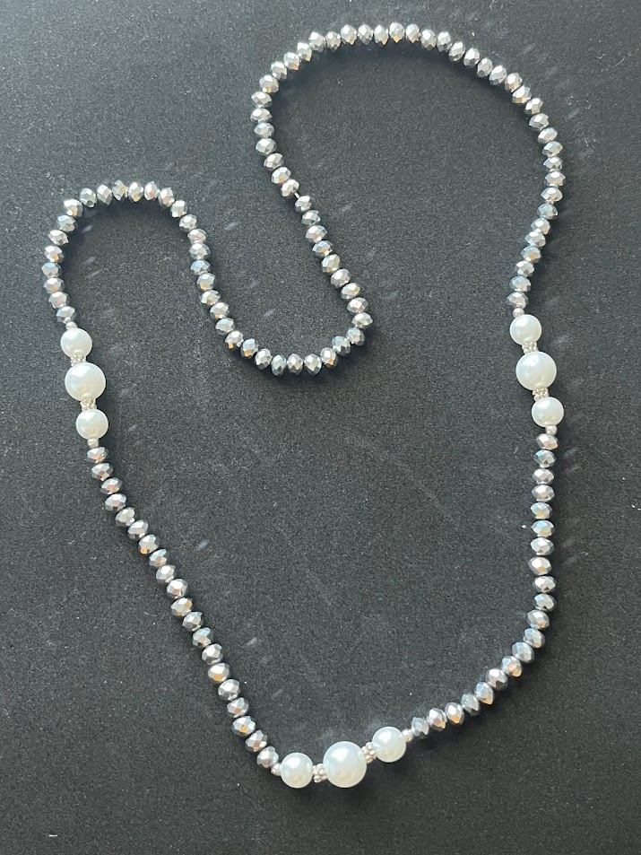 COLLIER FEMME TONS ARGENTÉ ET BLANC