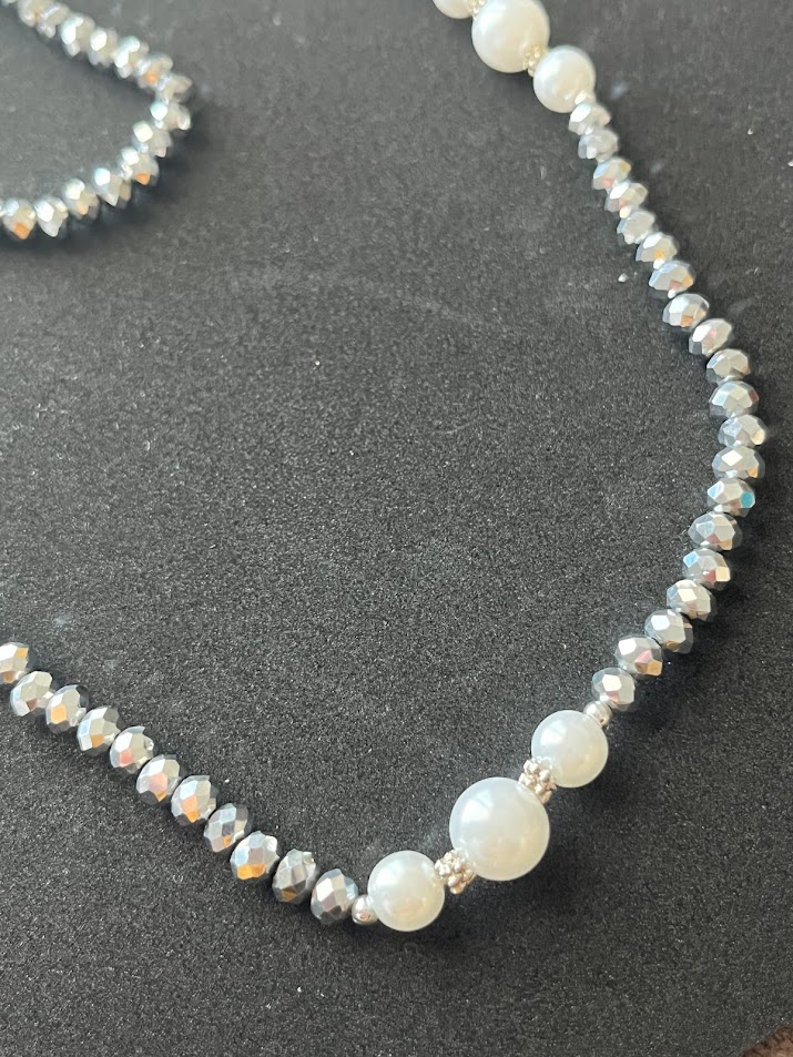 COLLIER FEMME TONS ARGENTÉ ET BLANC