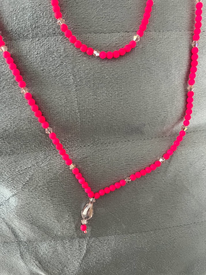 COLLIER FEMME TONS FUSCHIA ET ROSE