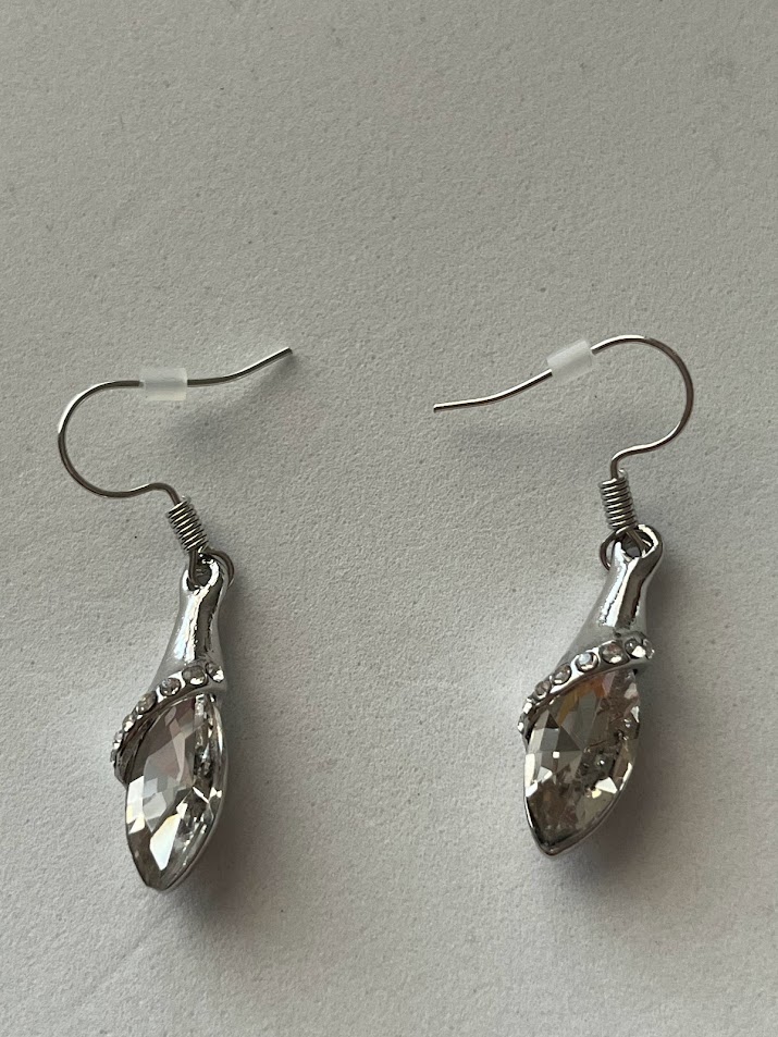 BOUCLE D'OREILLE GOUTTE PIERRE TRANSPARENTE