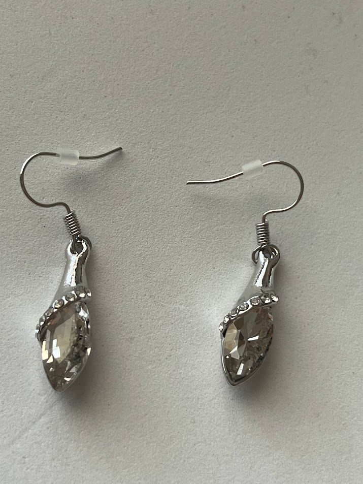 BOUCLE D'OREILLE GOUTTE PIERRE TRANSPARENTE