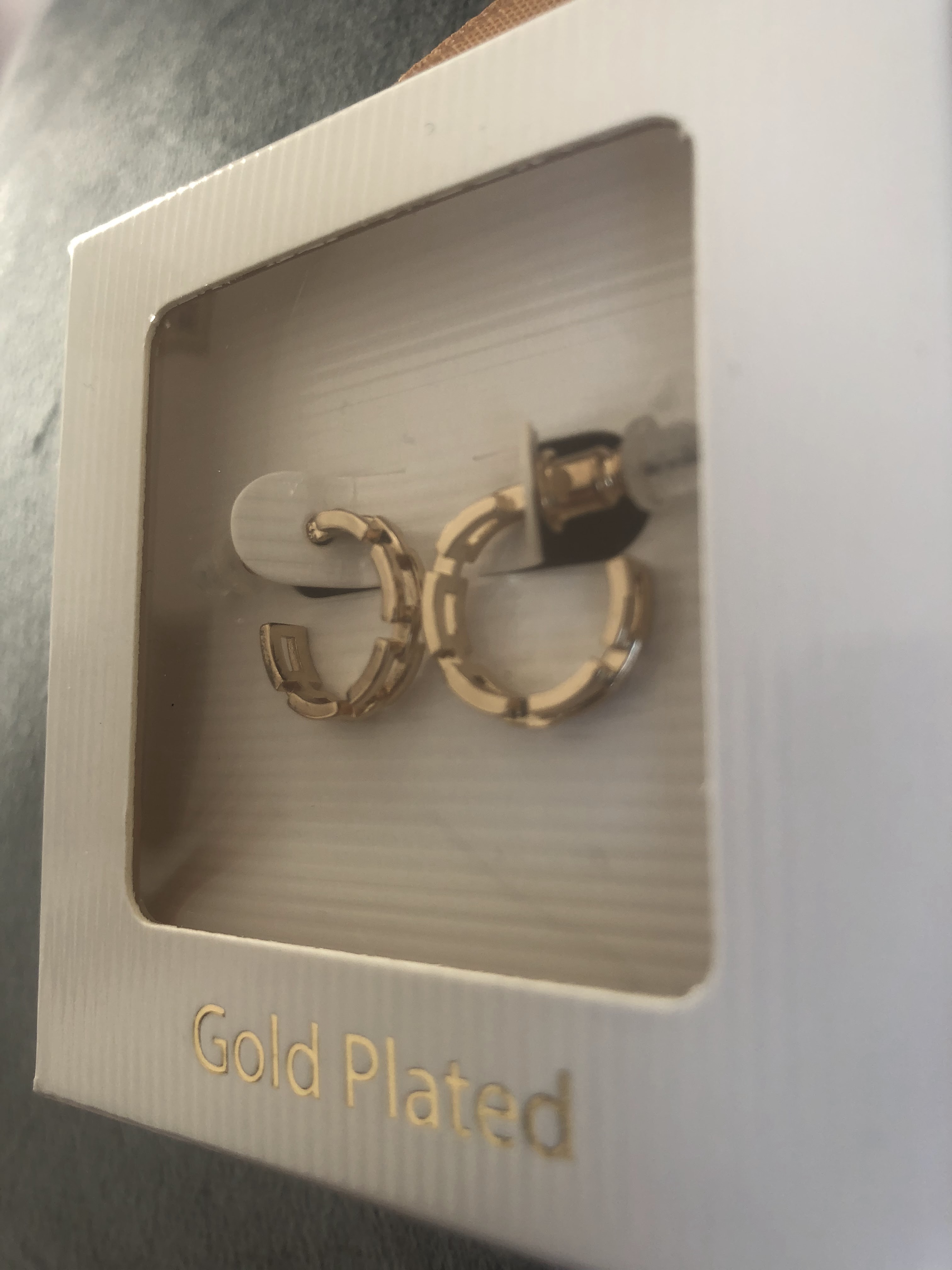 BOUCLE D'OREILLE ANNEAU AJOURÉ PLAQUÉES OR