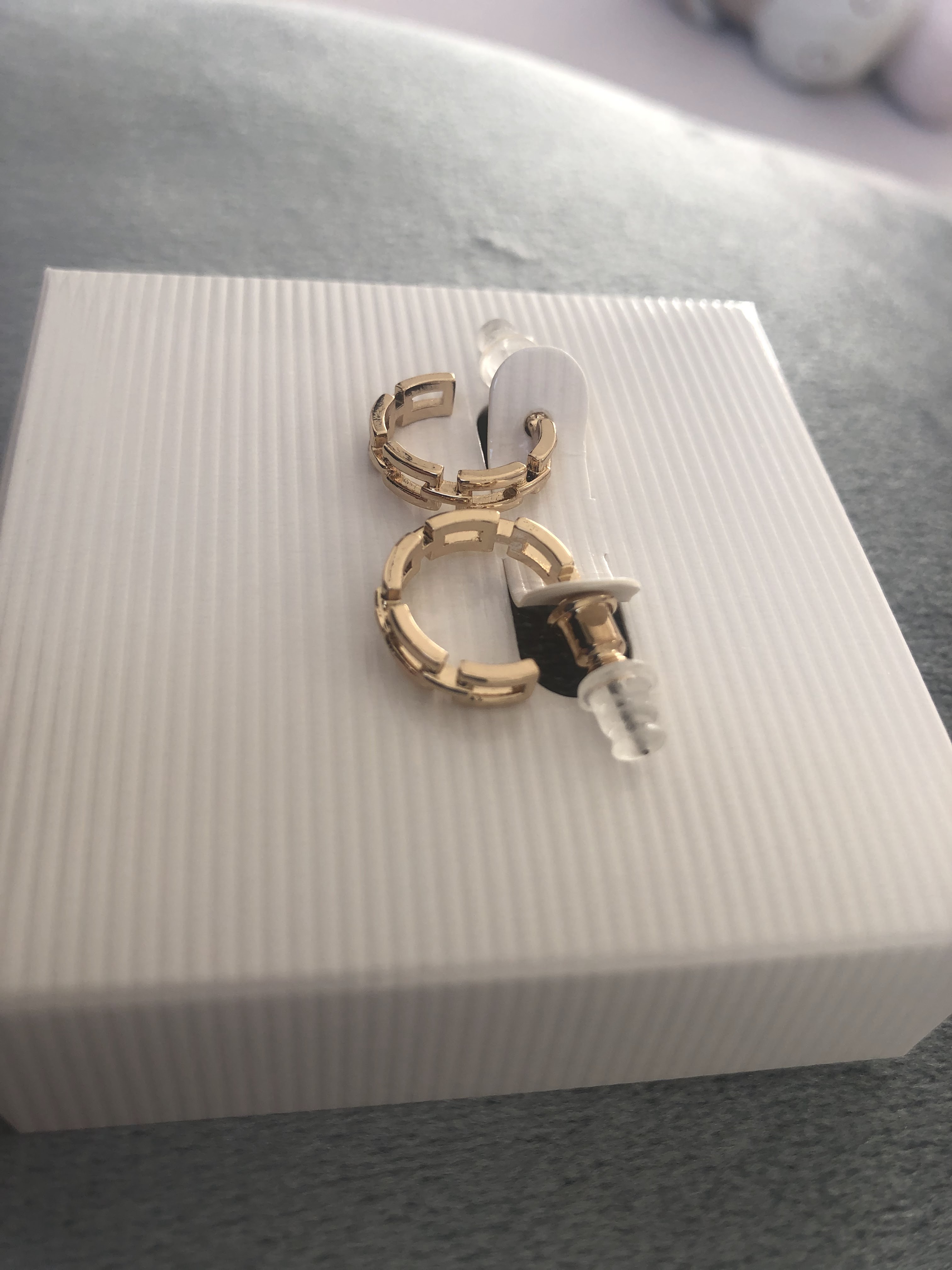 BOUCLE D'OREILLE ANNEAU AJOURÉ PLAQUÉES OR