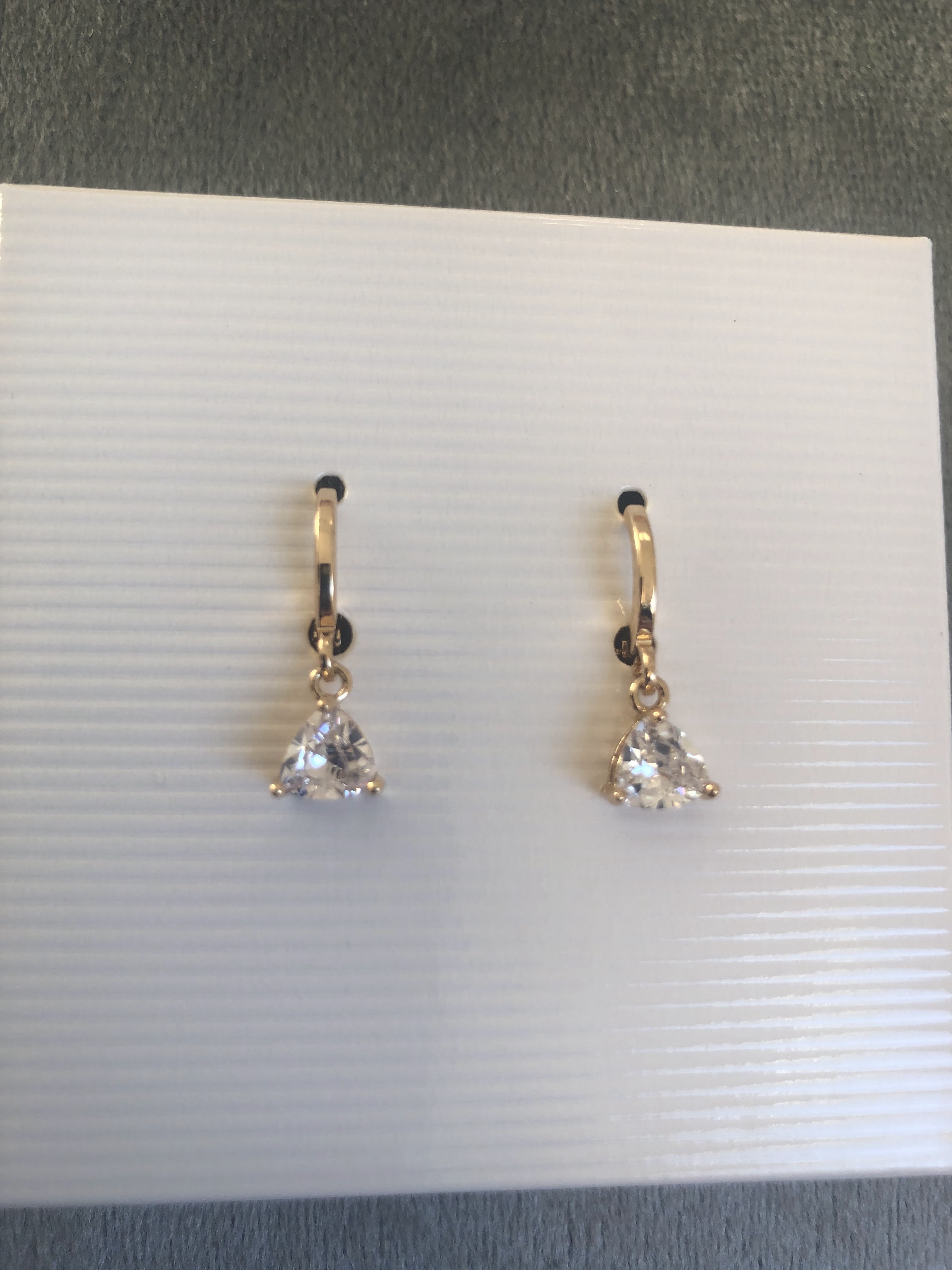 BOUCLE D'OREILLE PLAQUÉES OR CRISTAL