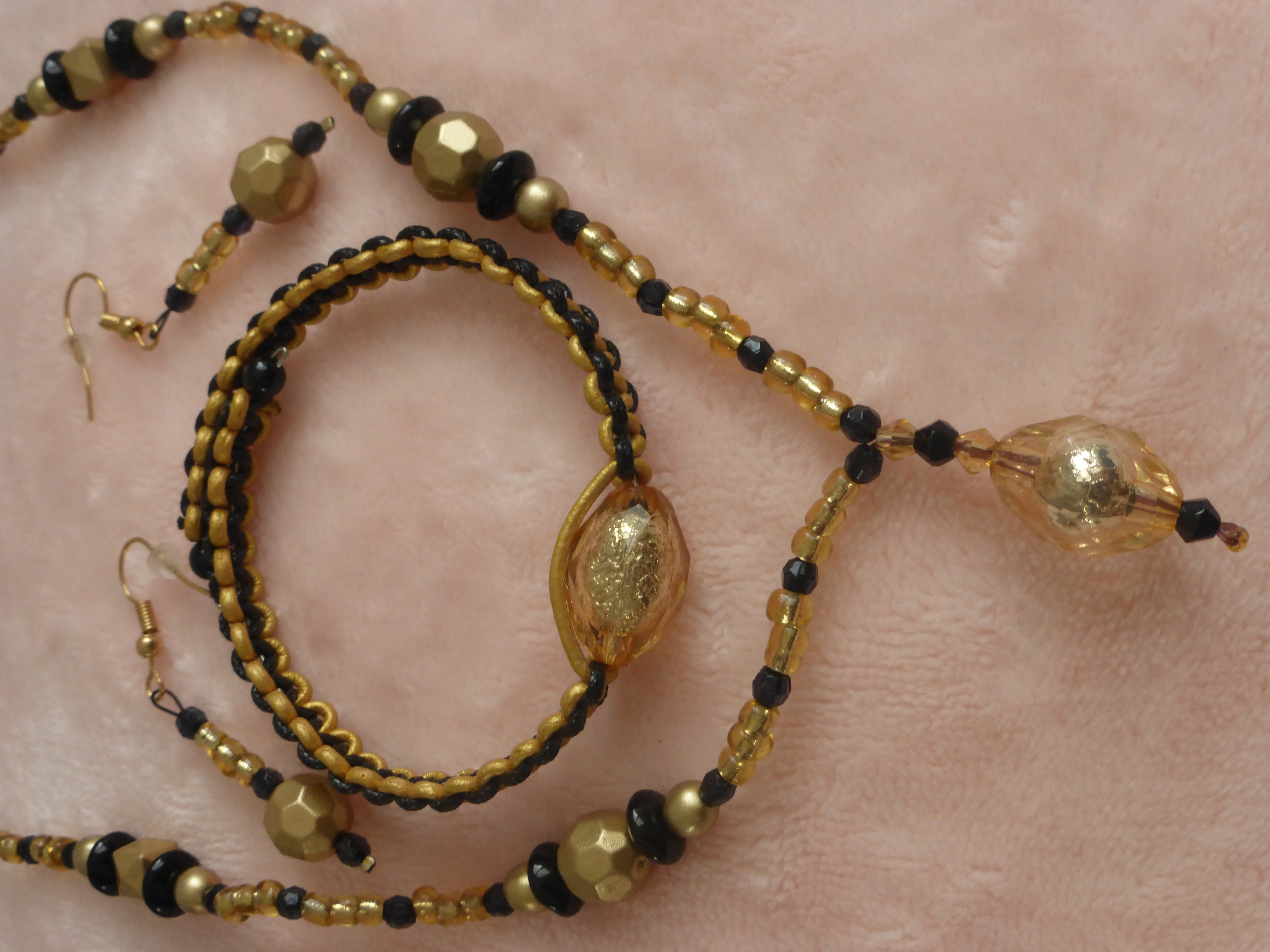 COLLIER BRACELET BO FEMME TONS DORÉ ET NOIR