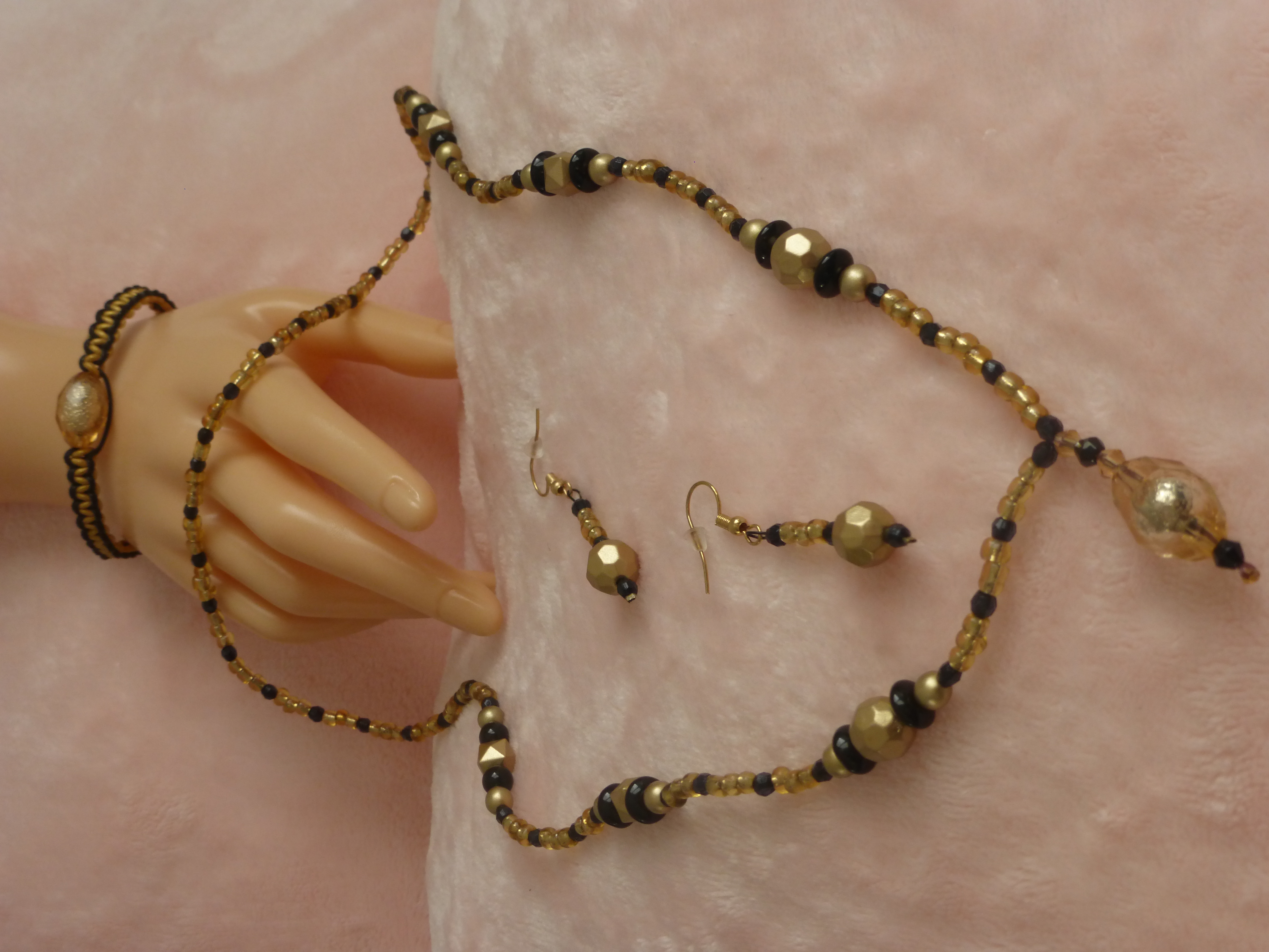 COLLIER BRACELET BO FEMME TONS DORÉ ET NOIR