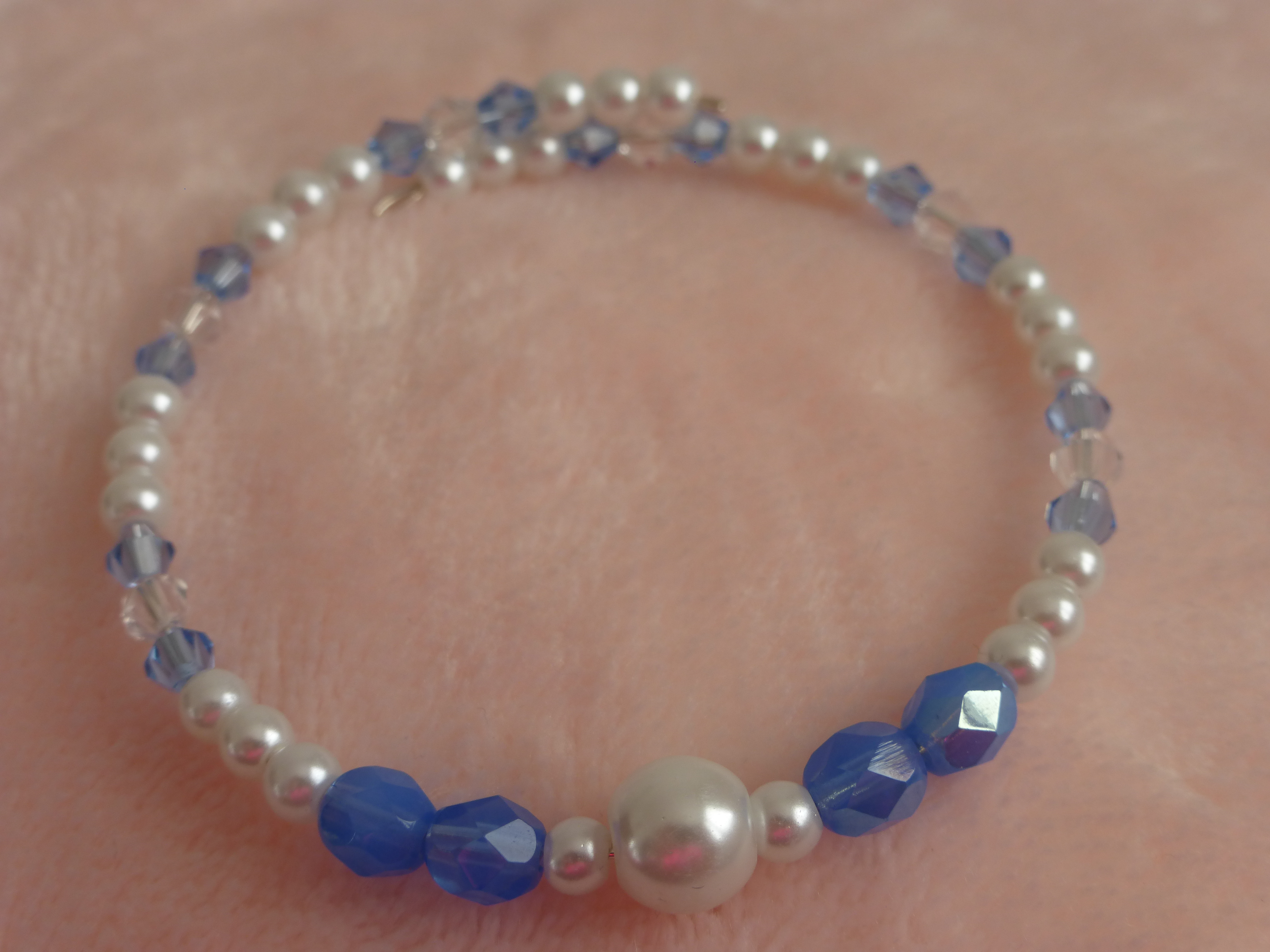 COLLIER BRACELET FEMME TONS BLANC ET BLEU CIEL